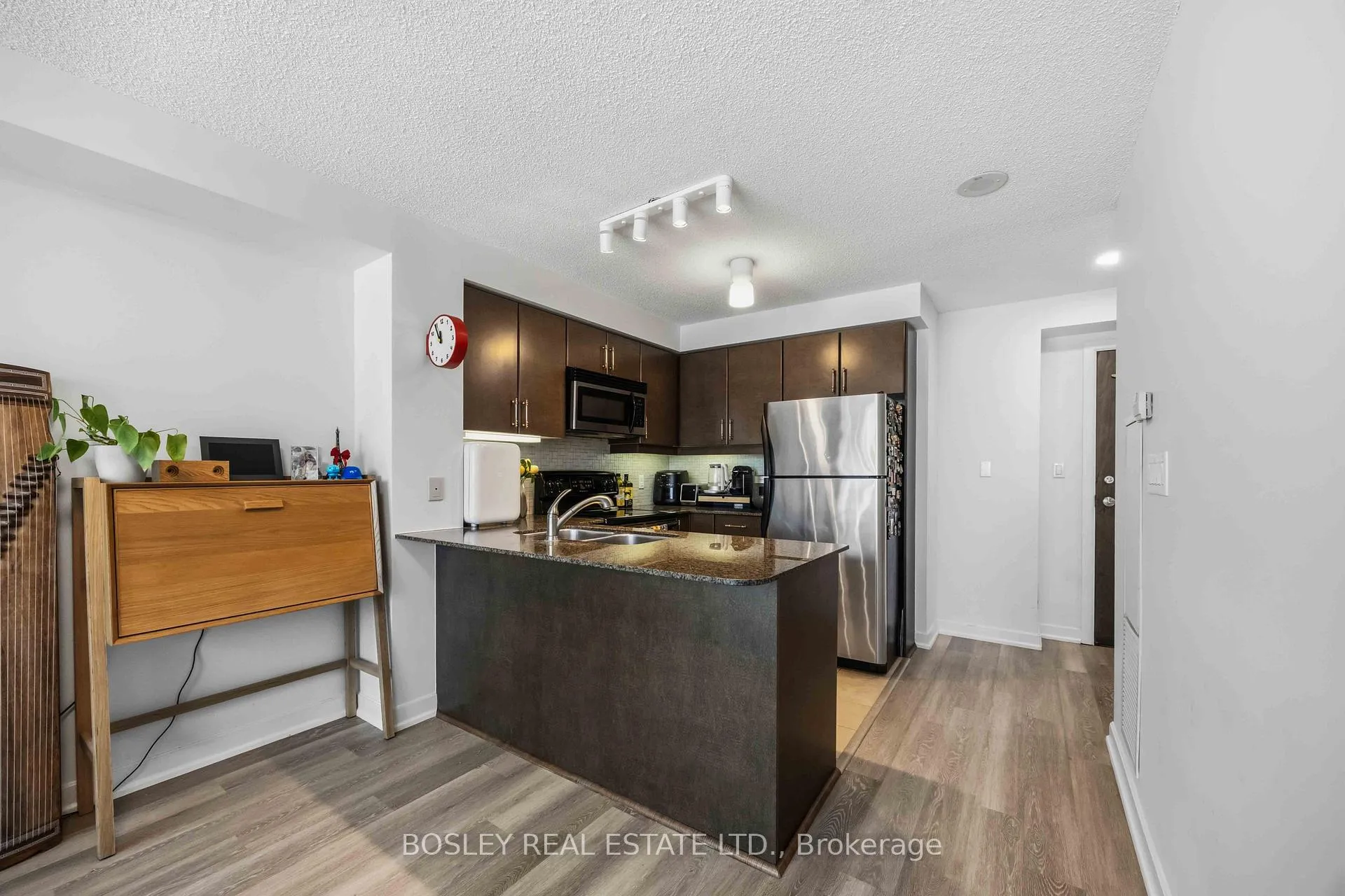 Photo 8 of Unit 1001, 18 Harbour Street, Toronto, Waterfront Communities — HOMEH
