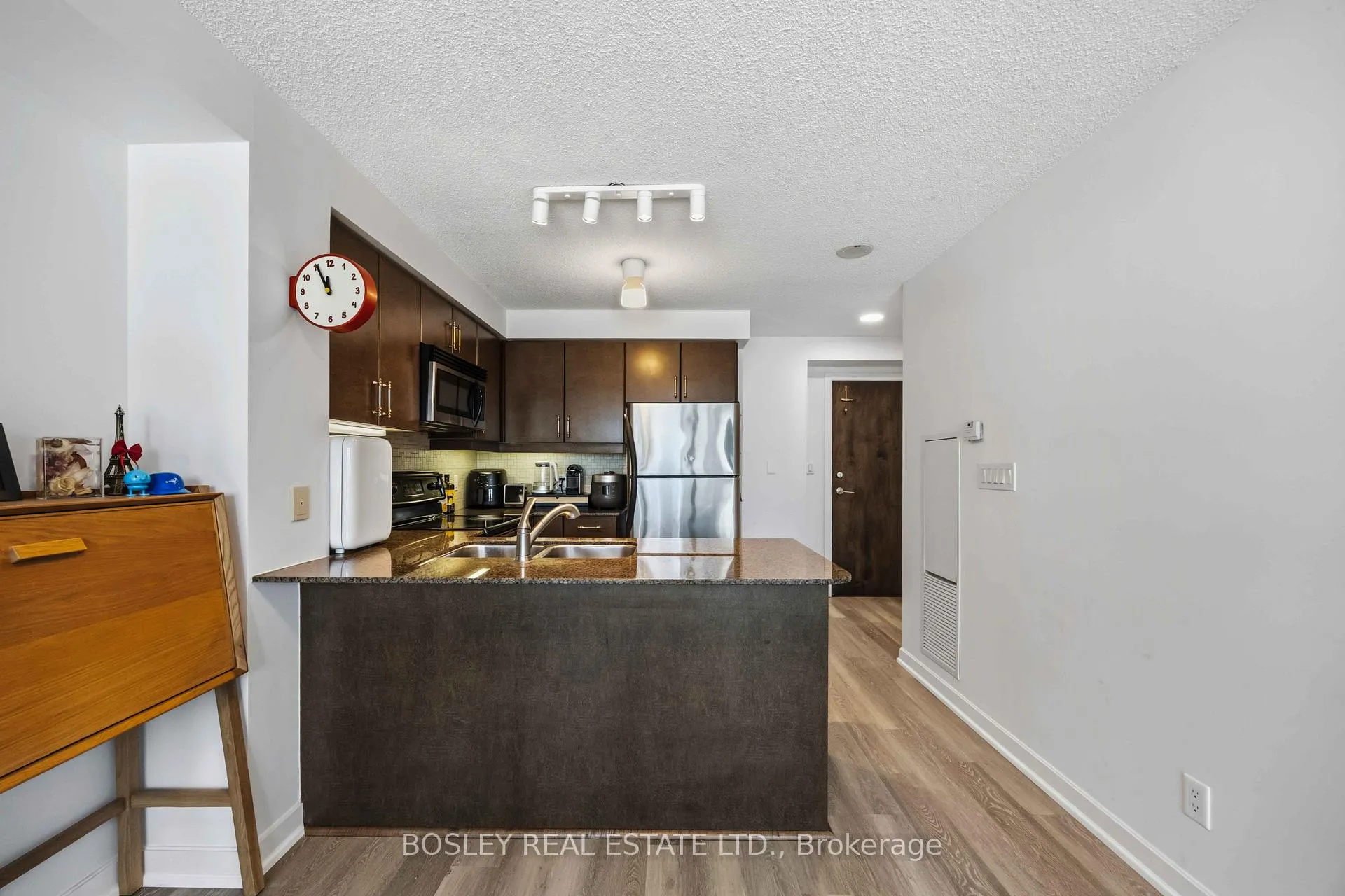 Photo 9 of Unit 1001, 18 Harbour Street, Toronto, Waterfront Communities — HOMEH