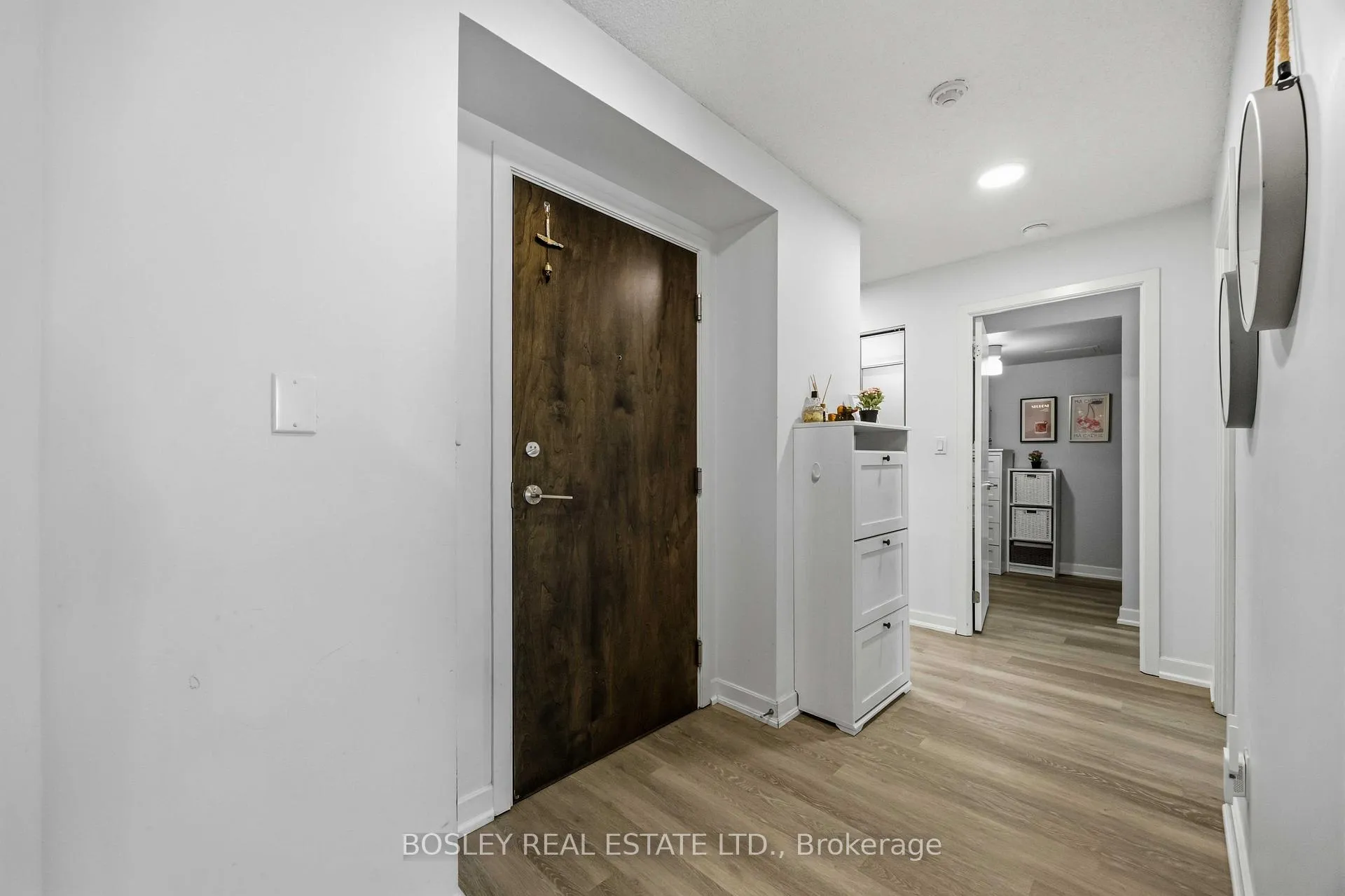 Photo 10 of Unit 1001, 18 Harbour Street, Toronto, Waterfront Communities — HOMEH