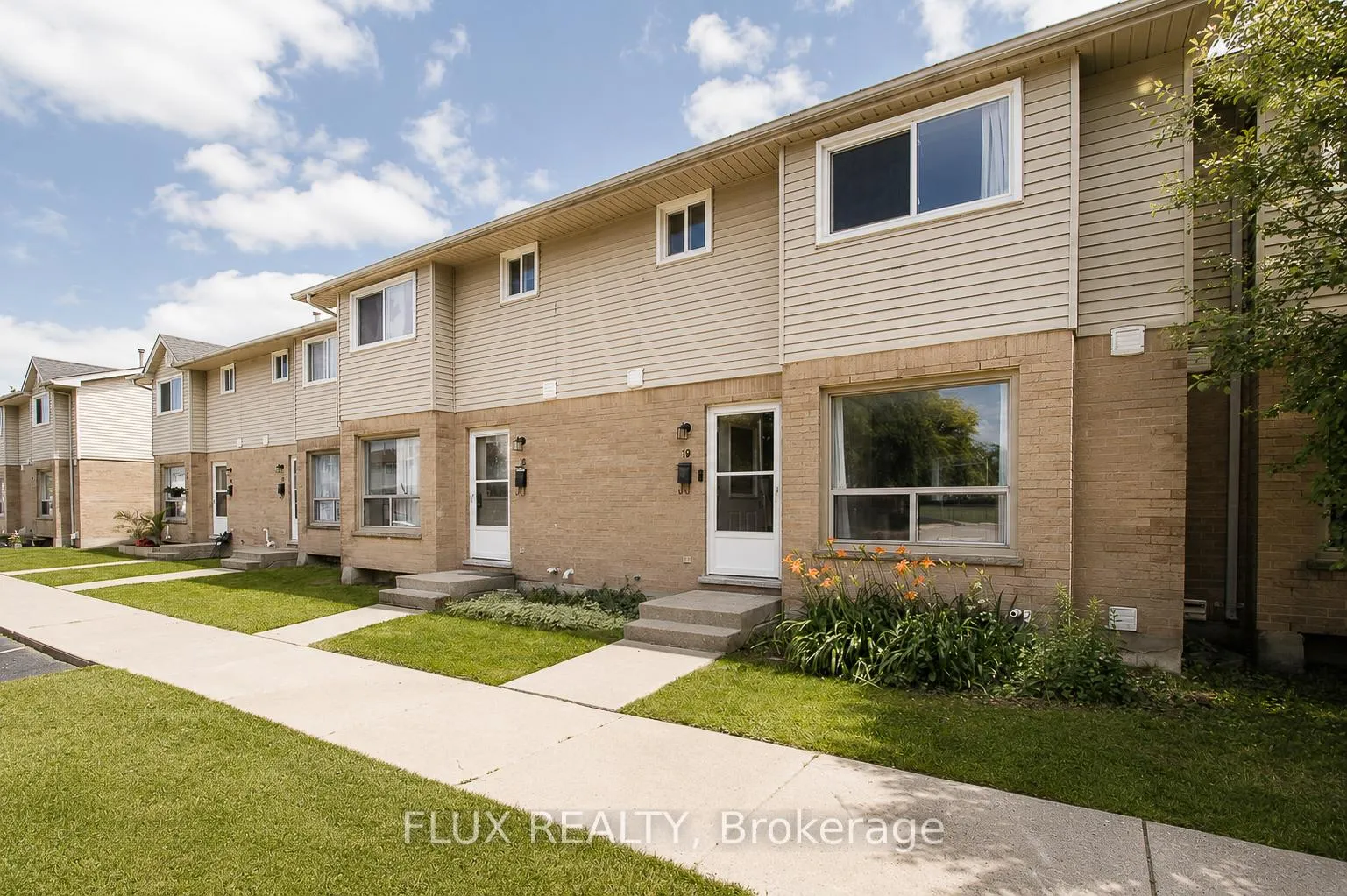 Photo 2 of Unit 19, 595 Third Street, London, East H — HOMEH