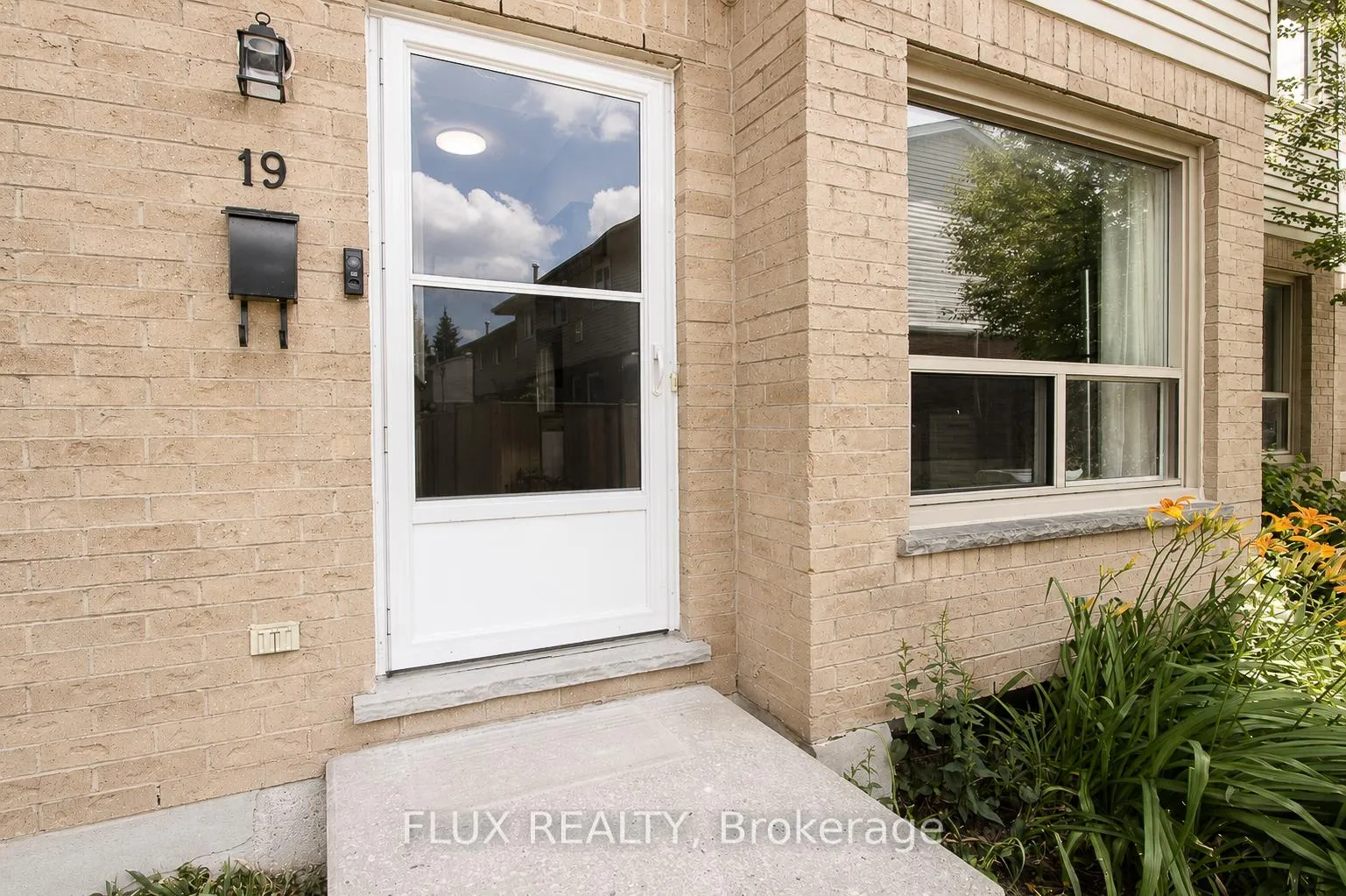 Photo 4 of Unit 19, 595 Third Street, London, East H — HOMEH
