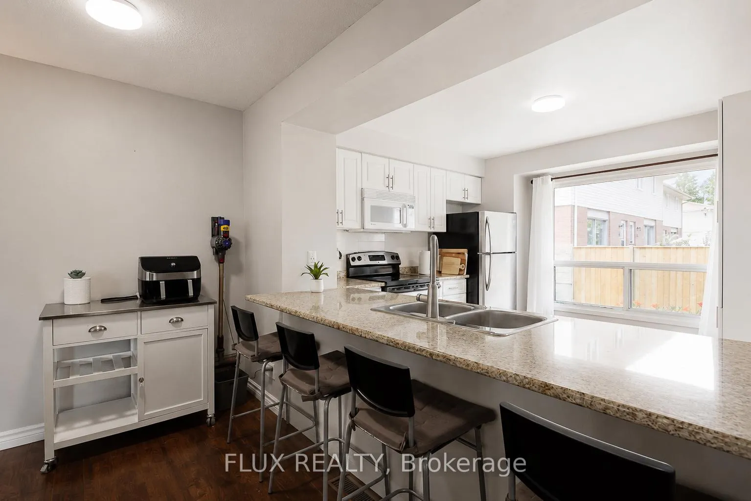 Photo 10 of Unit 19, 595 Third Street, London, East H — HOMEH