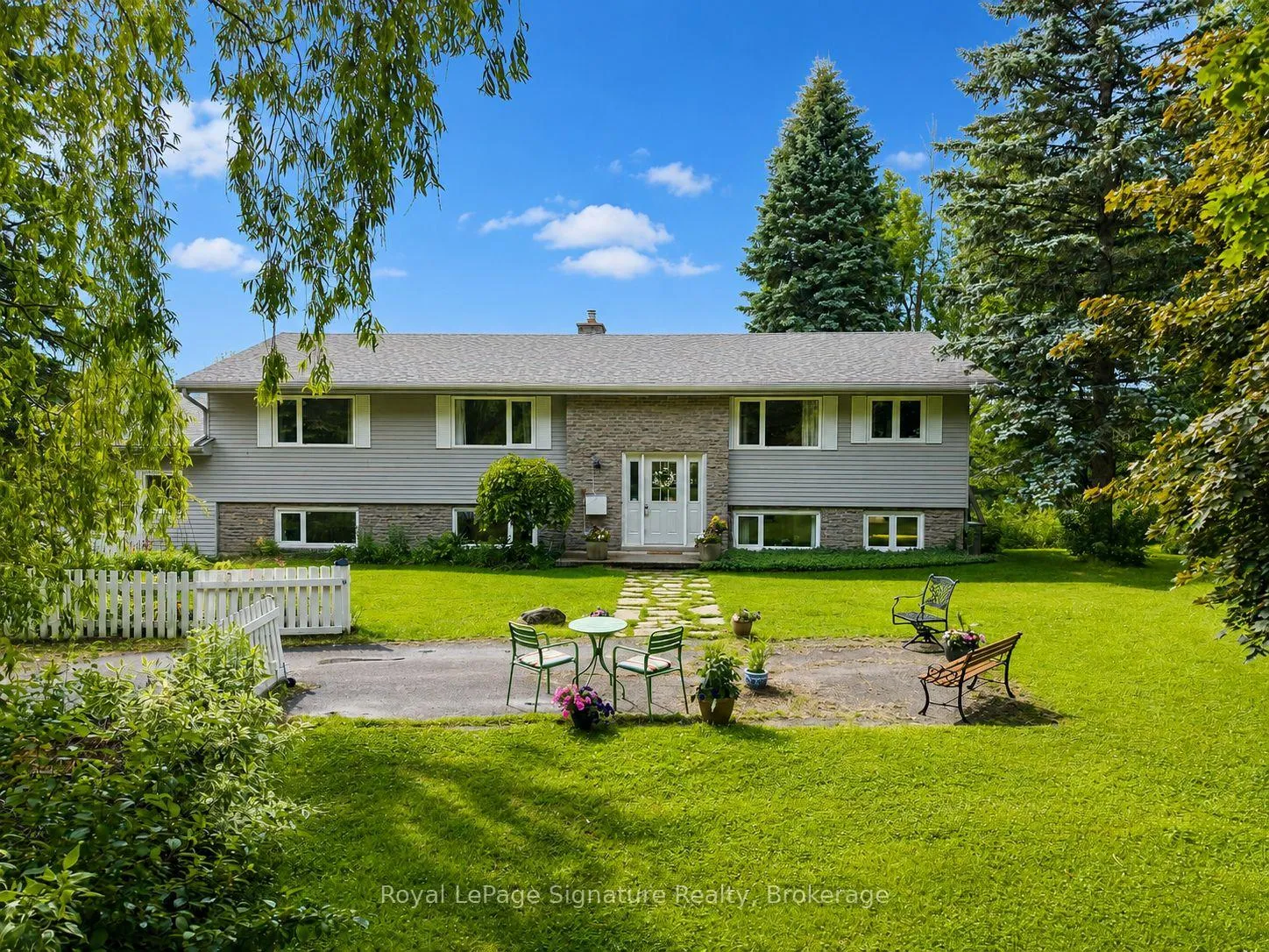 Front of 194700 Grey Road 13 S