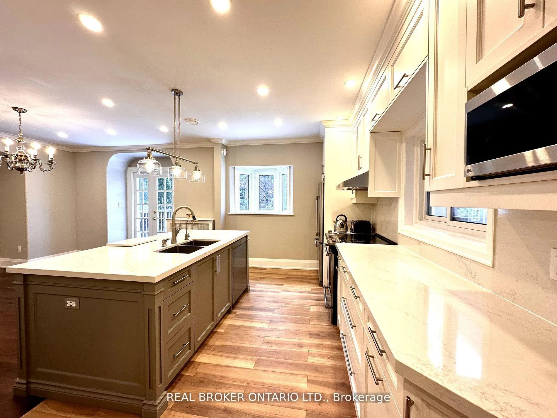 Photo 3 of 25 Cheritan Avenue, Toronto, Lawrence Park South — HOMEH
