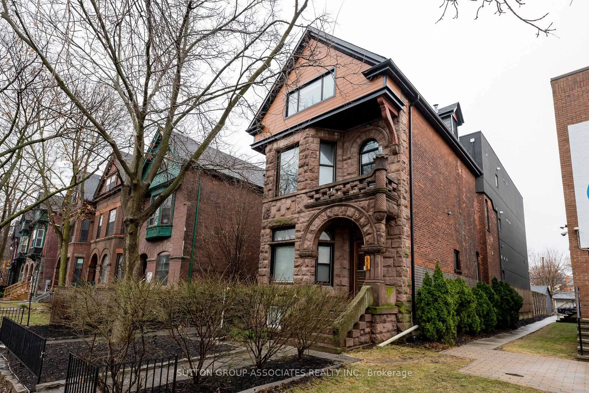 Front of Unit 1, 608 Spadina Avenue