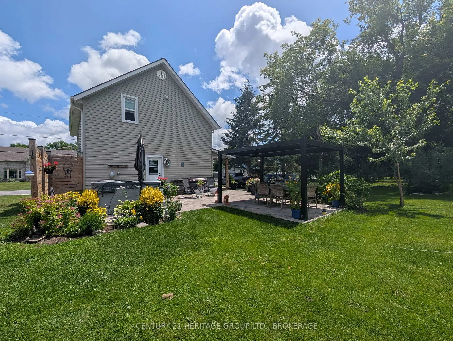 Photo 3 of 269 Simmons Road, Loyalist, Lennox and Addington - South — HOMEH