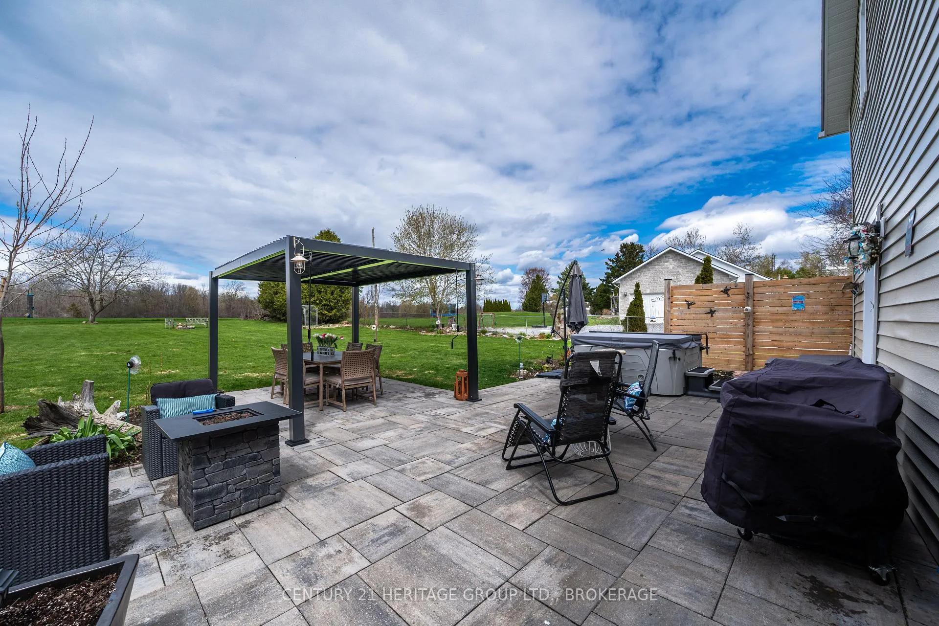 Photo 5 of 269 Simmons Road, Loyalist, Lennox and Addington - South — HOMEH