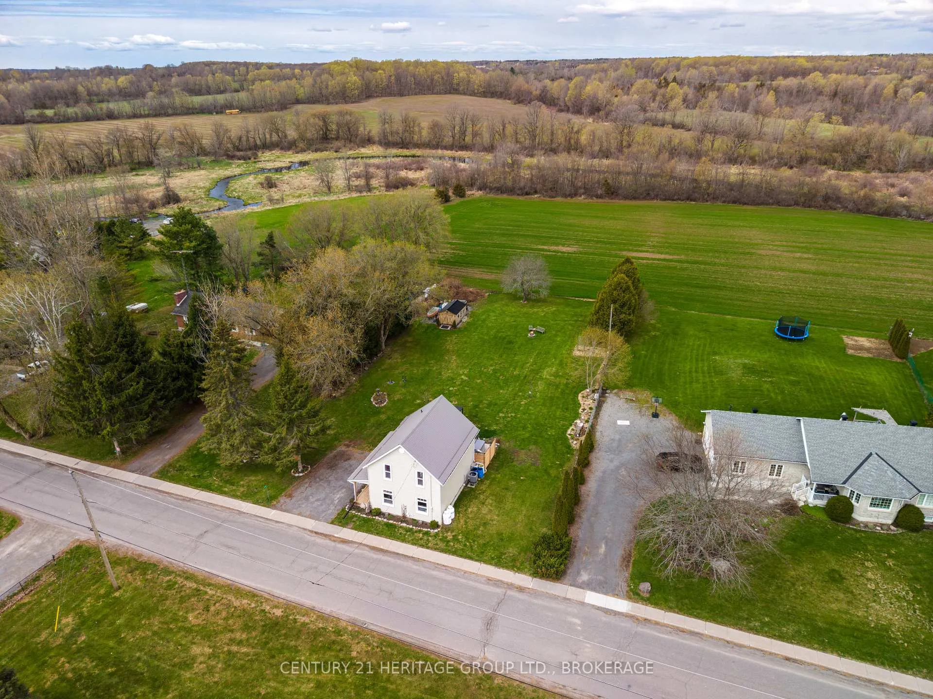 Photo 8 of 269 Simmons Road, Loyalist, Lennox and Addington - South — HOMEH