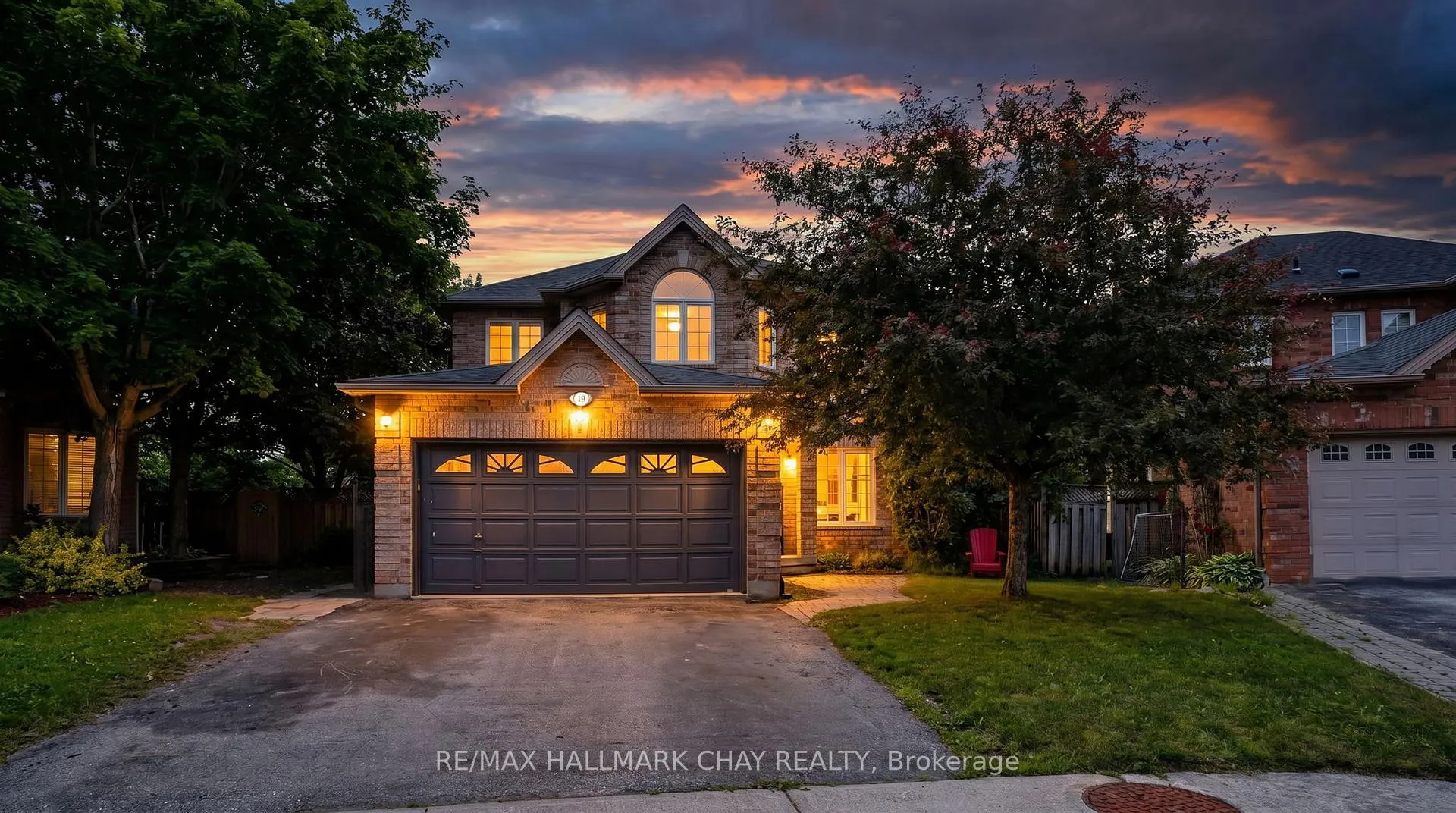 Photo 2 of 19 Smith Street, New Tecumseth, Alliston — HOMEH