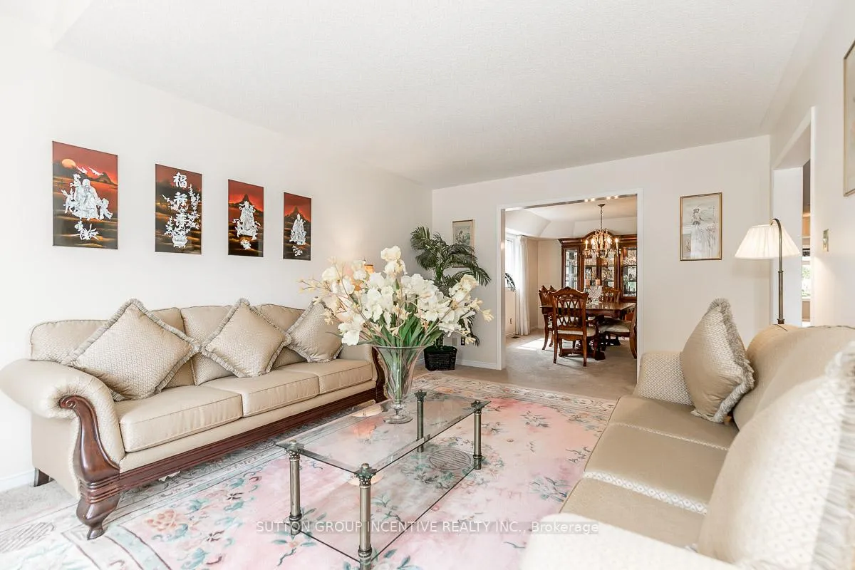 Photo 7 of 89 Cityview Circle, Barrie, Holly — HOMEH