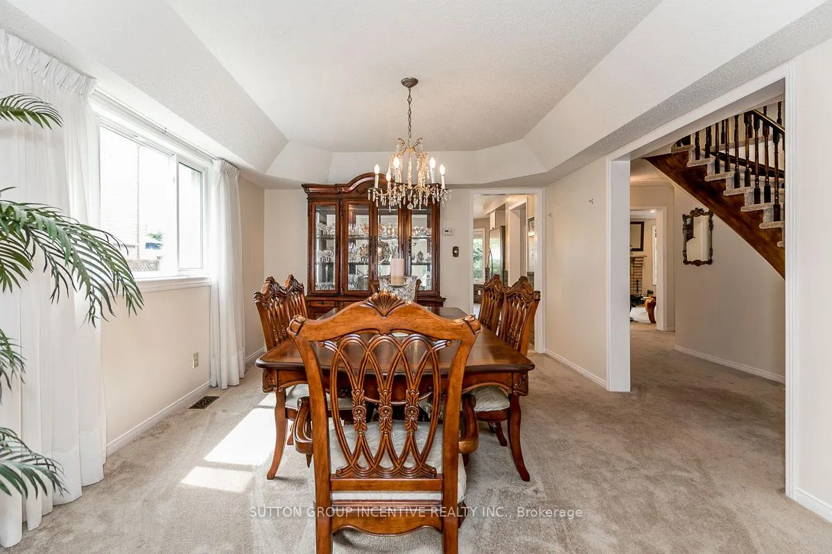 Photo 9 of 89 Cityview Circle, Barrie, Holly — HOMEH