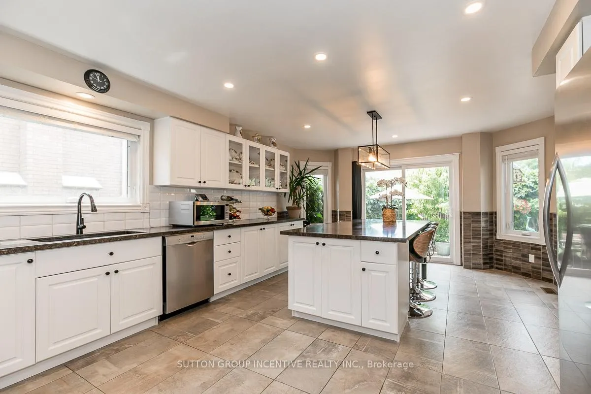 Photo 11 of 89 Cityview Circle, Barrie, Holly — HOMEH