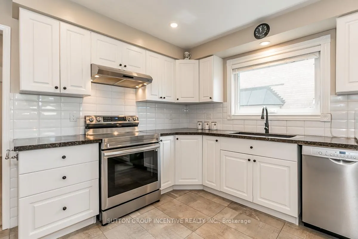 Photo 12 of 89 Cityview Circle, Barrie, Holly — HOMEH