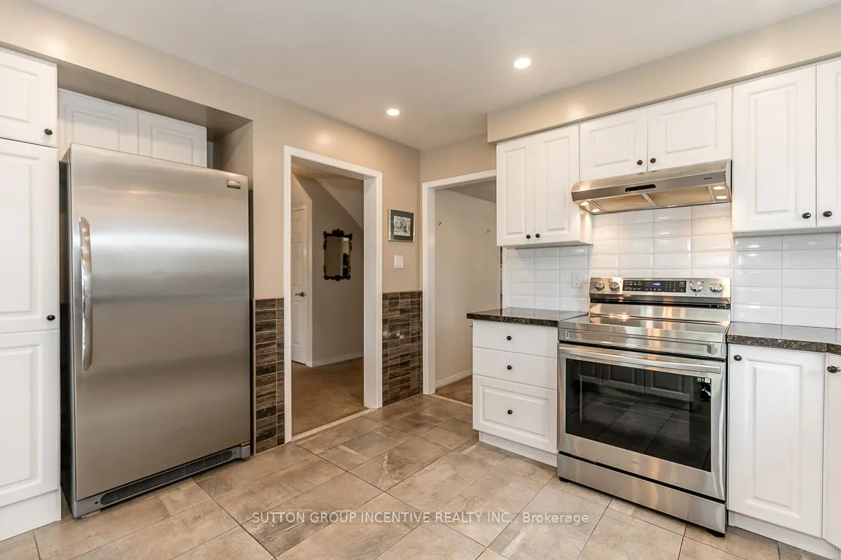 Photo 13 of 89 Cityview Circle, Barrie, Holly — HOMEH