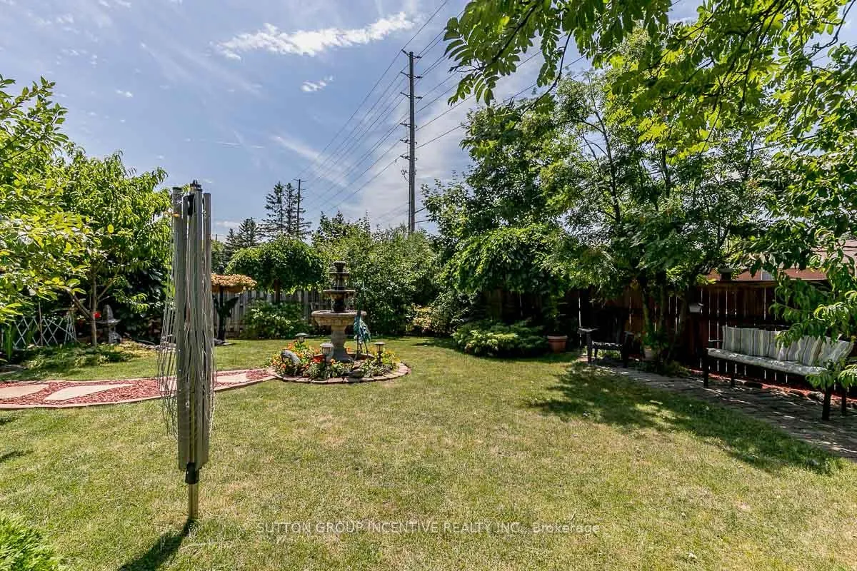 Photo 24 of 89 Cityview Circle, Barrie, Holly — HOMEH