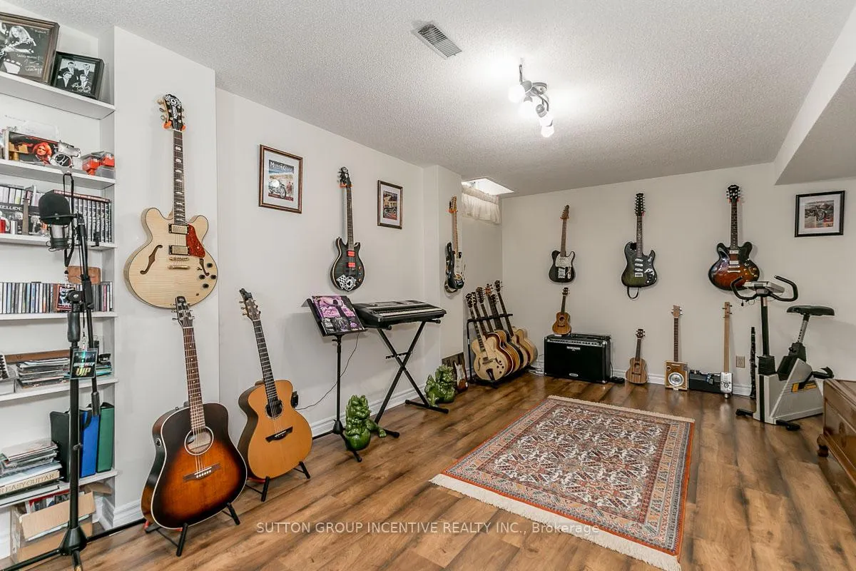 Photo 49 of 89 Cityview Circle, Barrie, Holly — HOMEH