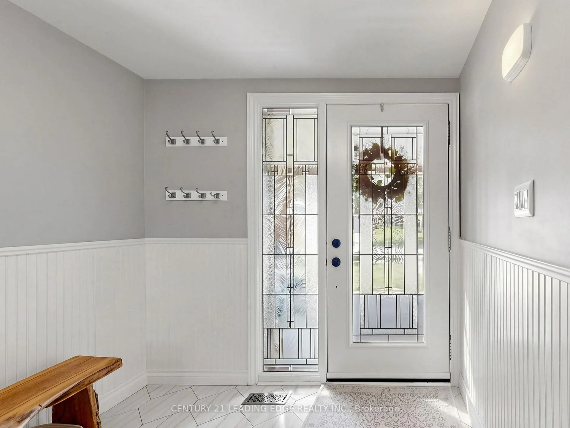 Photo 5 of 38 Sheldonbury Crescent, Scarborough, L'Amoreaux — HOMEH
