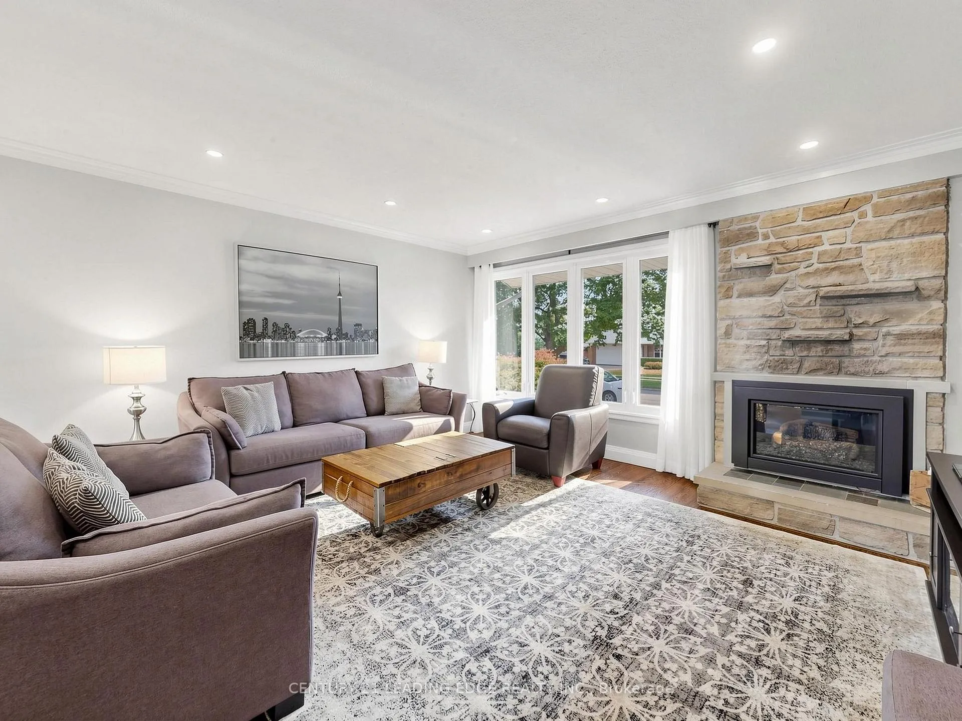 Photo 7 of 38 Sheldonbury Crescent, Scarborough, L'Amoreaux — HOMEH