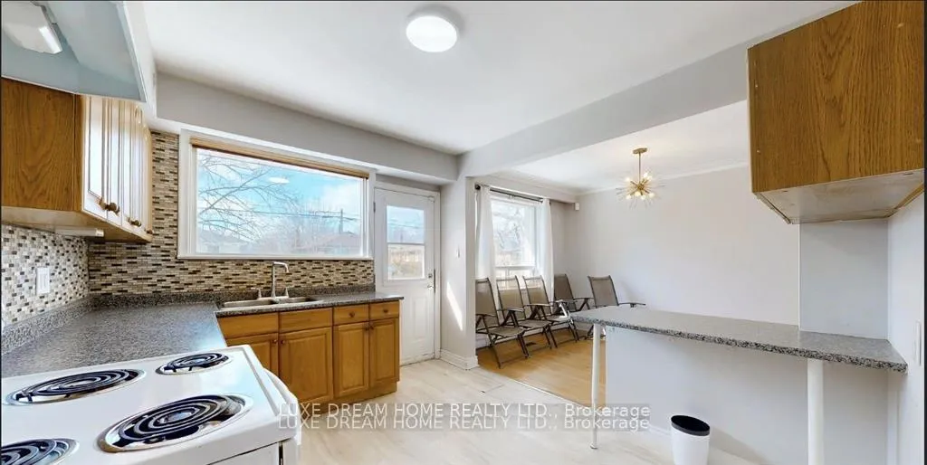 Photo 8 of 16 Perivale Crescent, Scarborough, Bendale — HOMEH