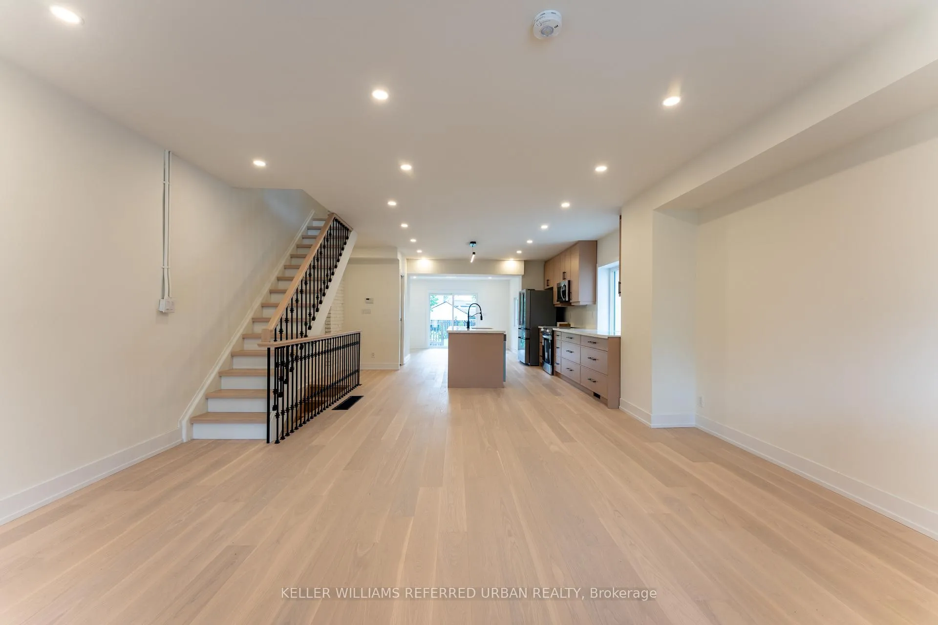 Photo 6 of 8 Doncaster Avenue, Toronto, Woodbine-Lumsden — HOMEH