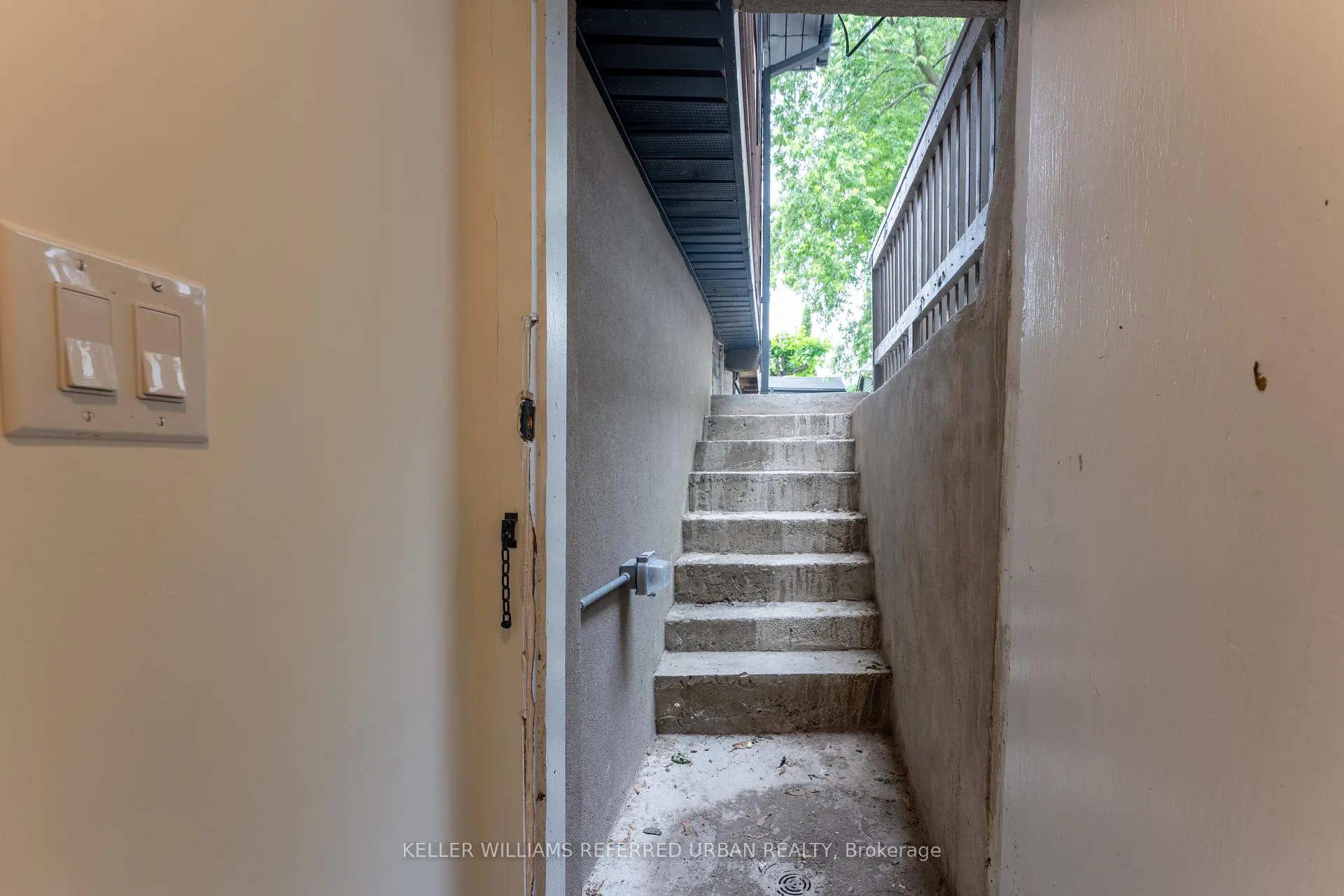 Photo 15 of 8 Doncaster Avenue, Toronto, Woodbine-Lumsden — HOMEH