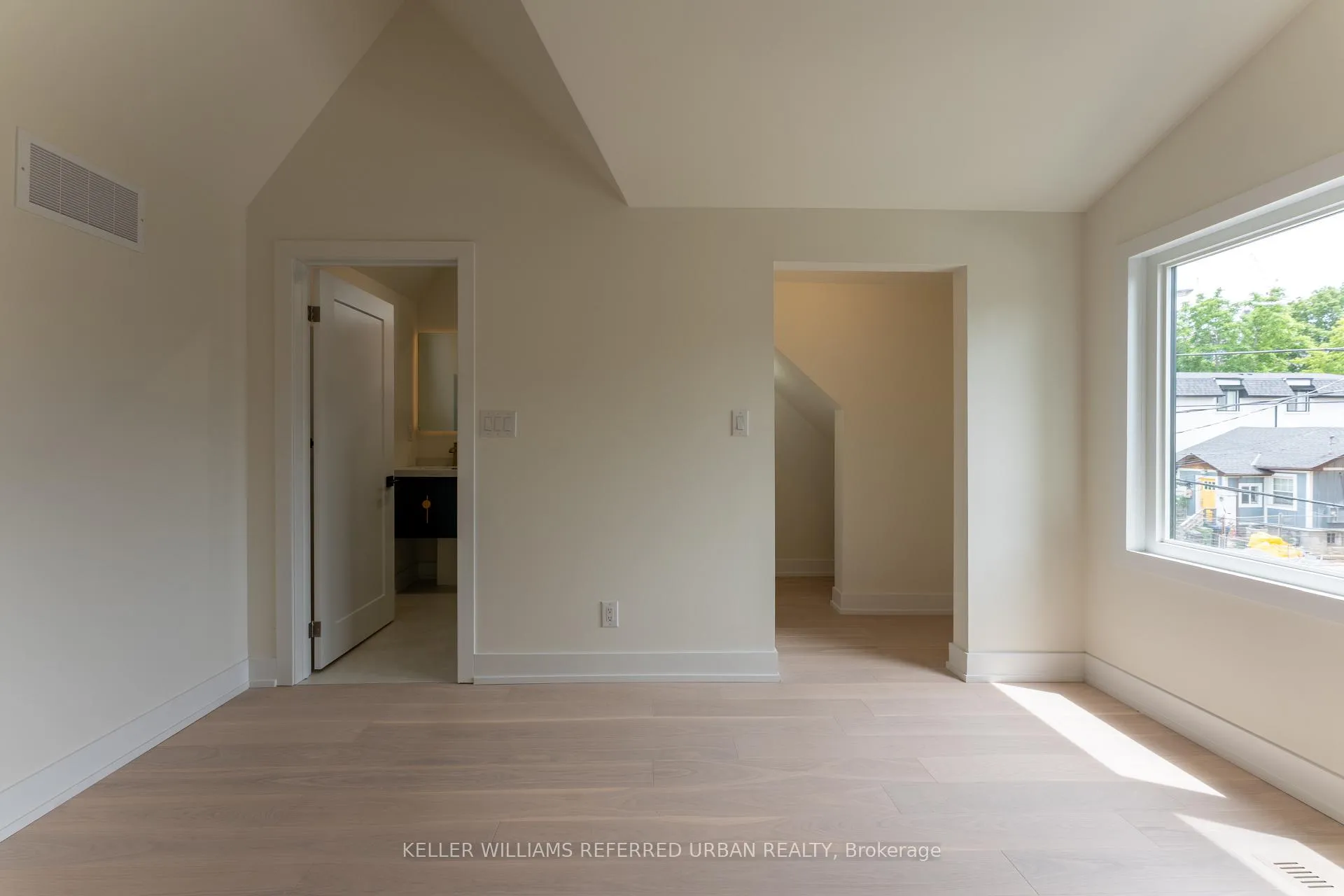 Photo 20 of 8 Doncaster Avenue, Toronto, Woodbine-Lumsden — HOMEH