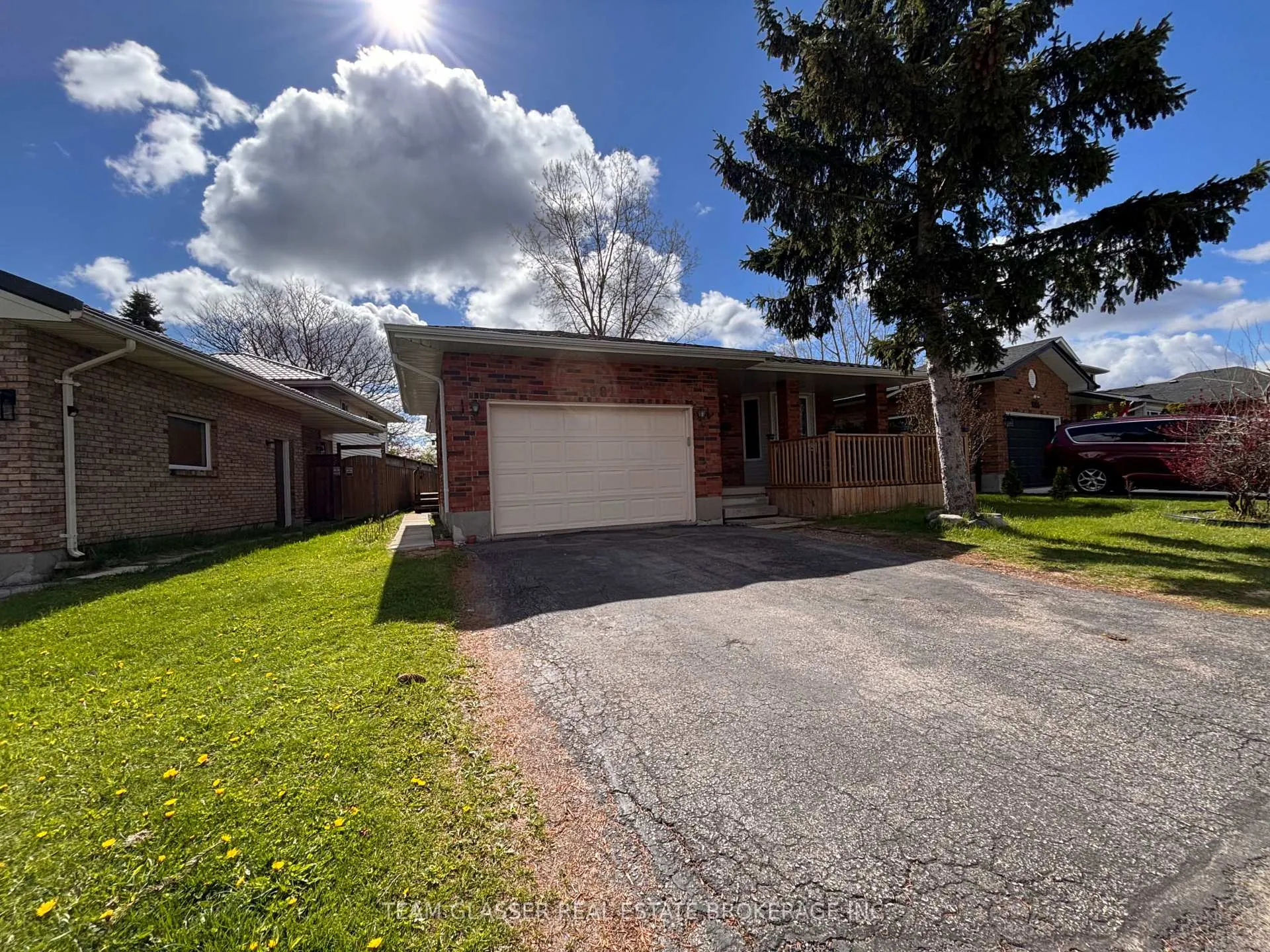 Photo 2 of 1082 Lawson Road, London, North I — HOMEH
