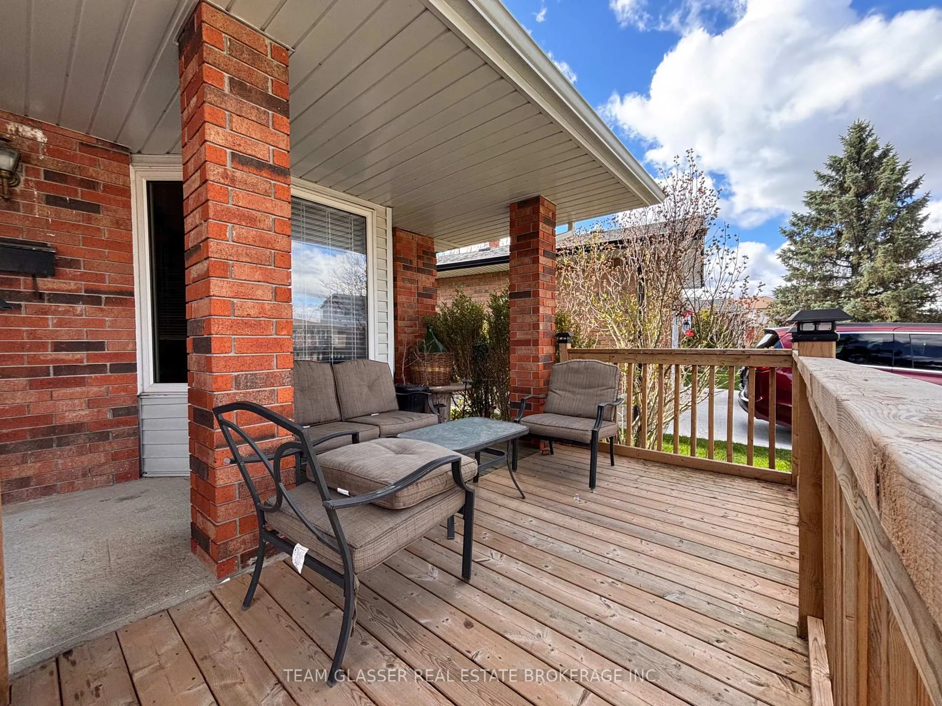 Photo 3 of 1082 Lawson Road, London, North I — HOMEH