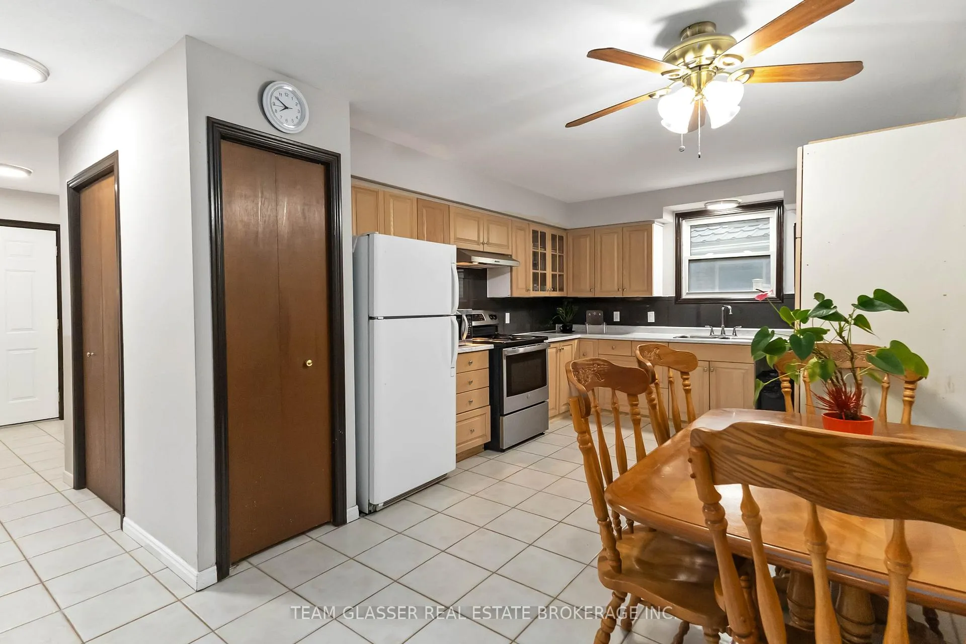 Photo 9 of 1082 Lawson Road, London, North I — HOMEH