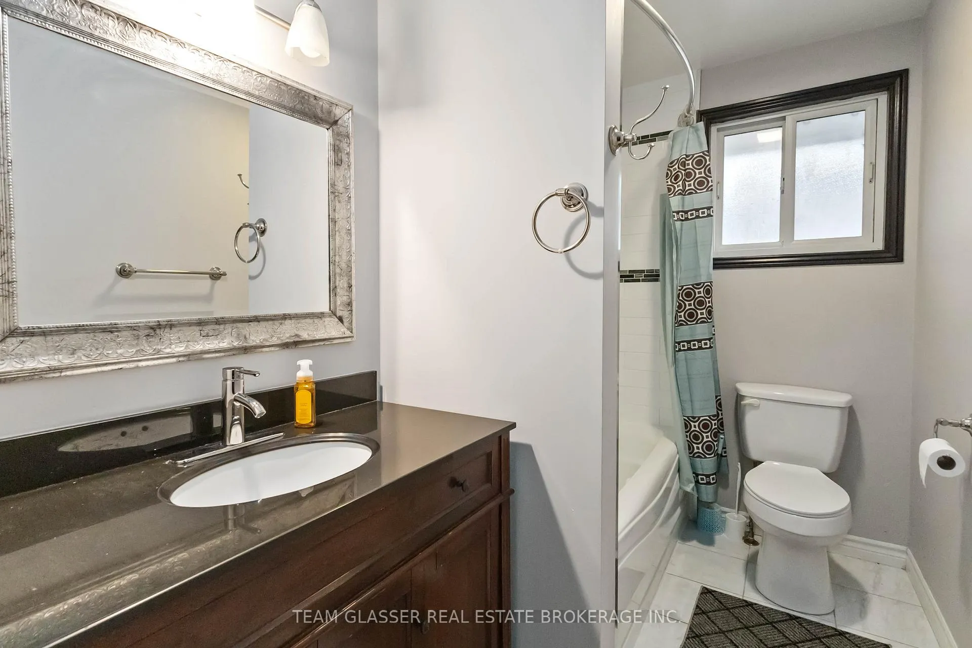 Photo 13 of 1082 Lawson Road, London, North I — HOMEH