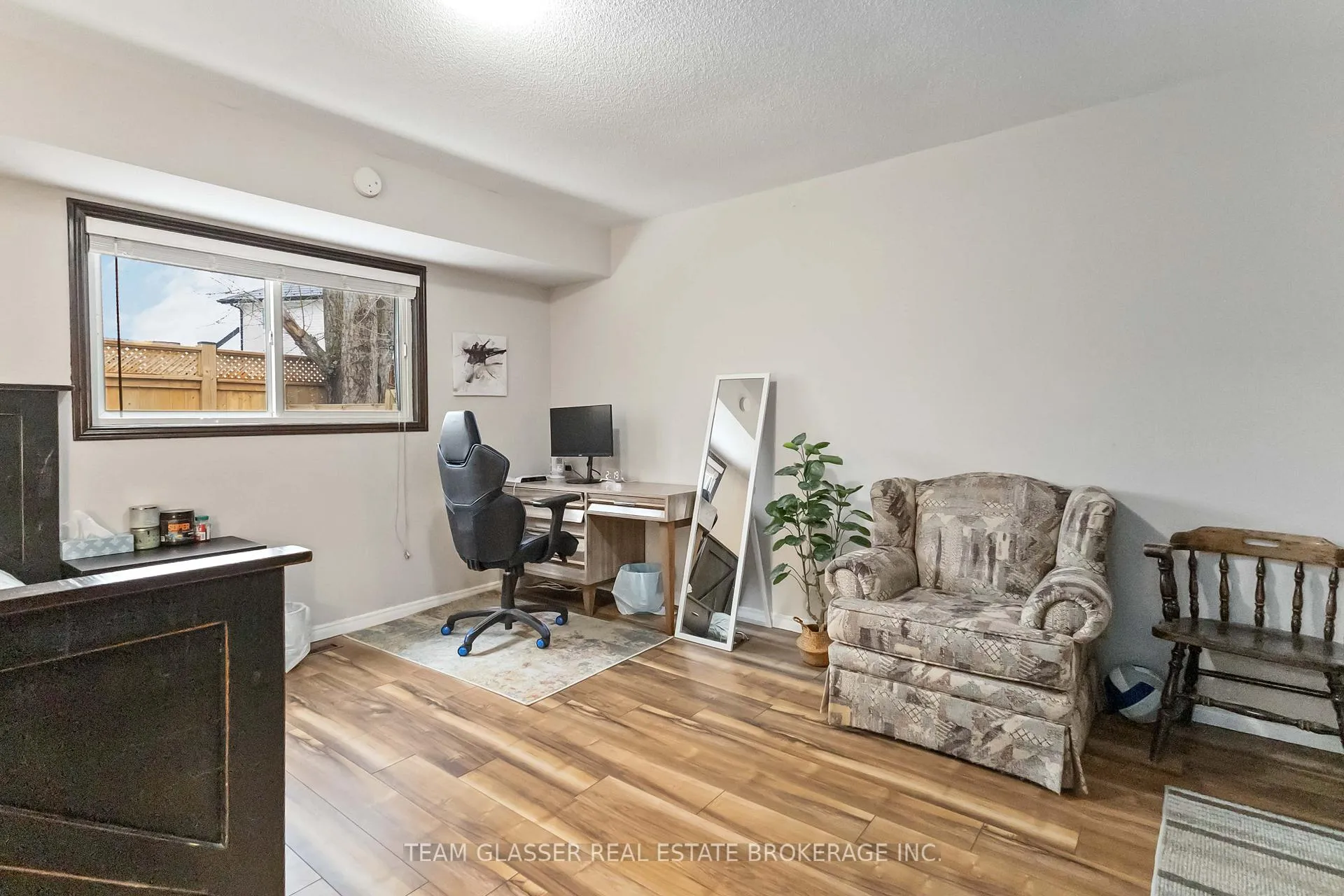 Photo 16 of 1082 Lawson Road, London, North I — HOMEH