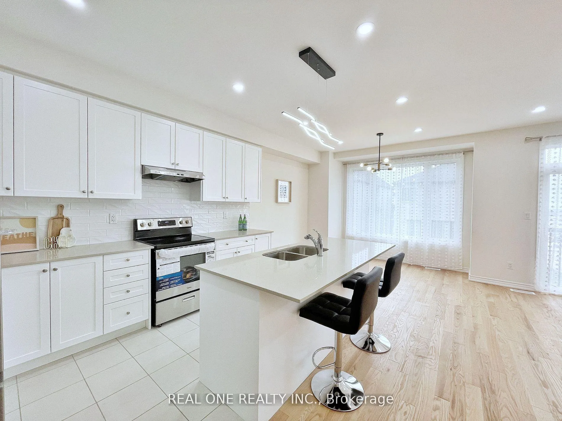 Photo 11 of 1013 Pisces Trail, Pickering, Rural Pickering — HOMEH