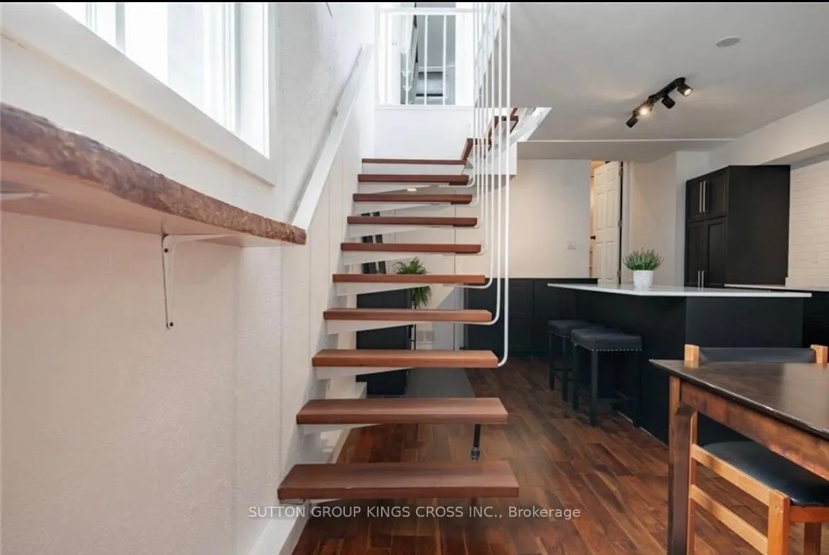 Photo 12 of Unit Upper, 179 John Street S, Hamilton, Corktown — HOMEH