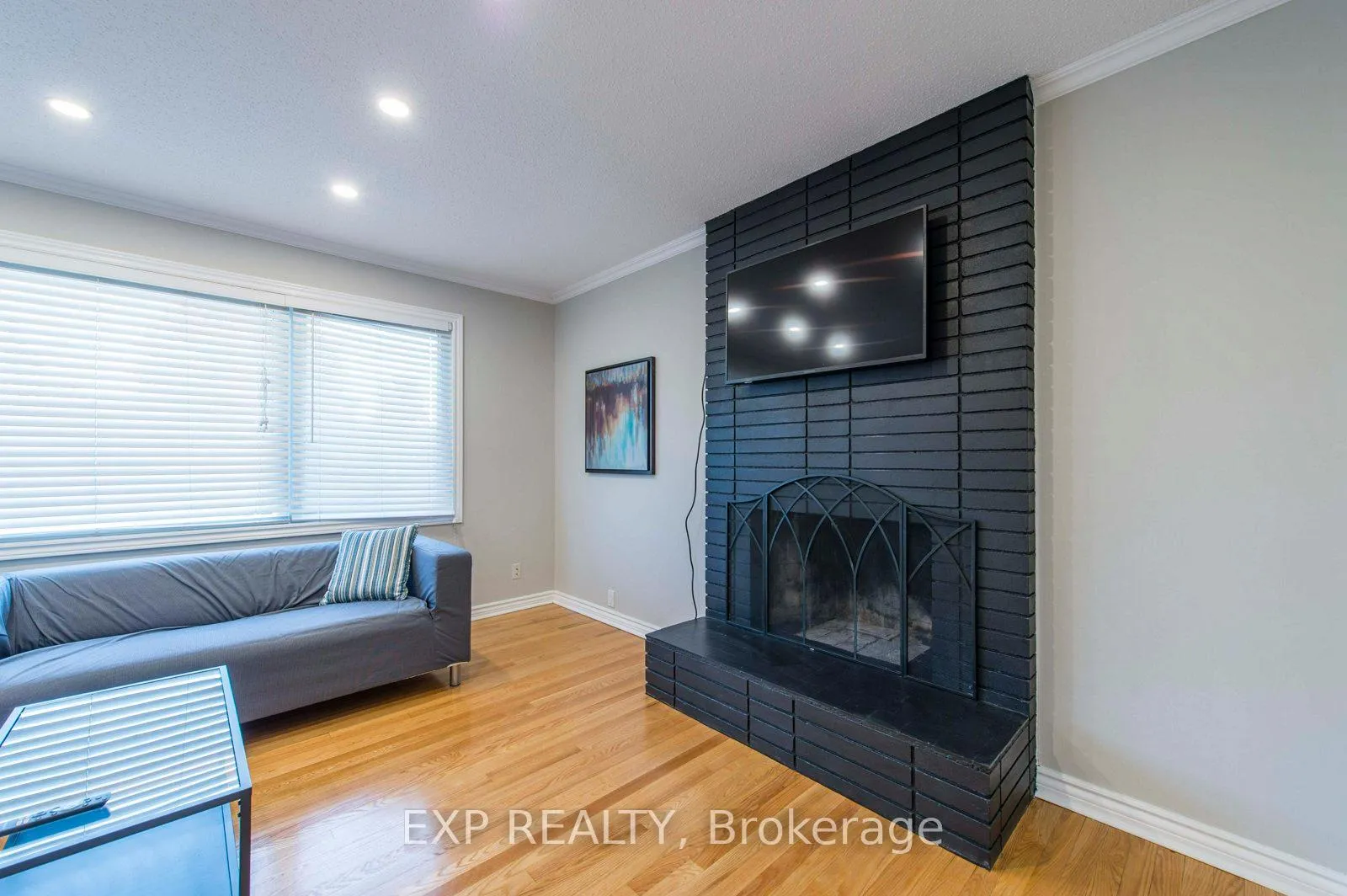 Photo 3 of Unit A, 107 Hilliard Avenue, Ottawa, City View/Skyline/Fisher Heights/Parkwood Hills — HOMEH