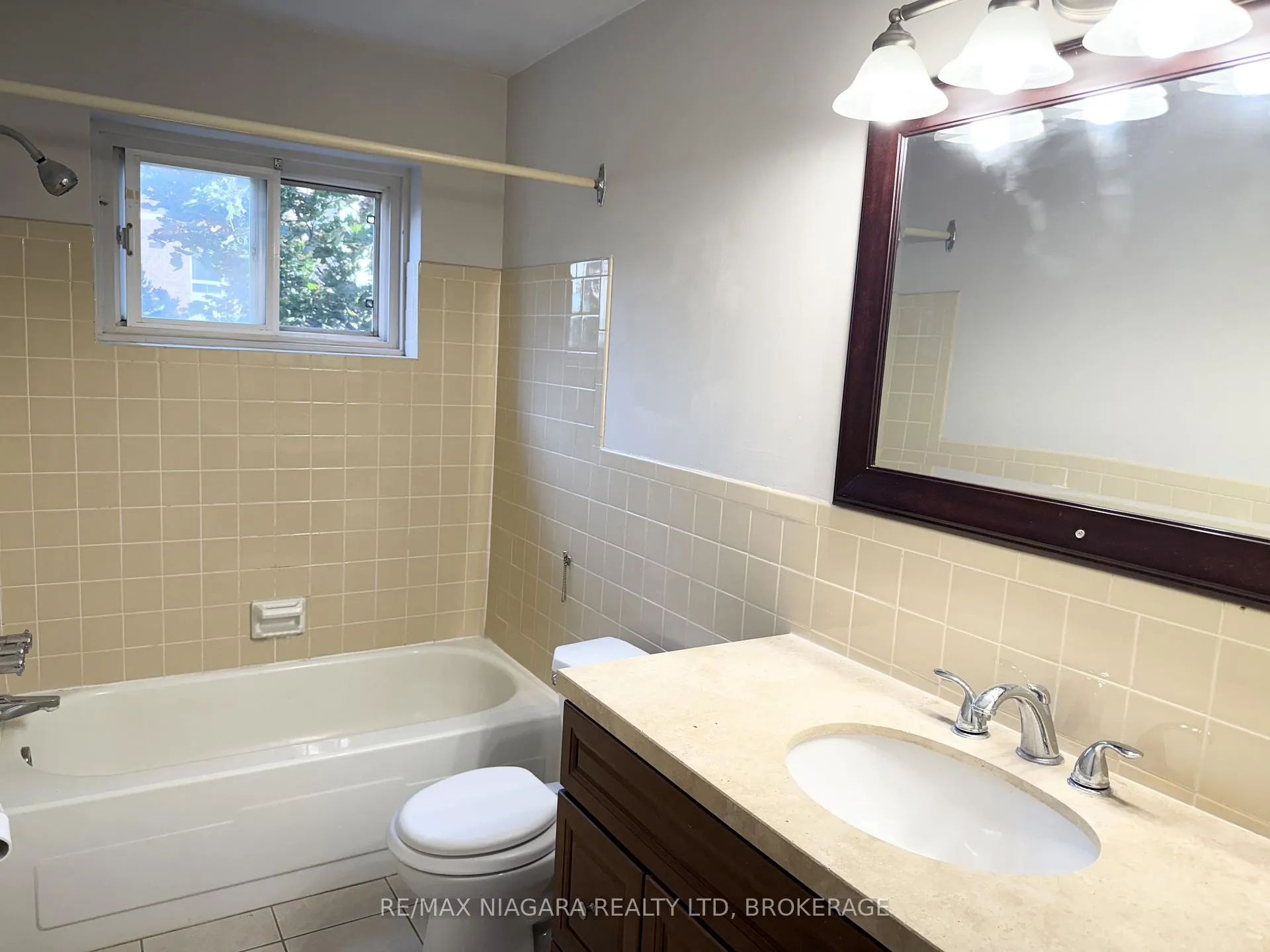 Photo 26 of Unit 7, 286 Vine Street, St. Catharines, Carlton/Bunting — HOMEH
