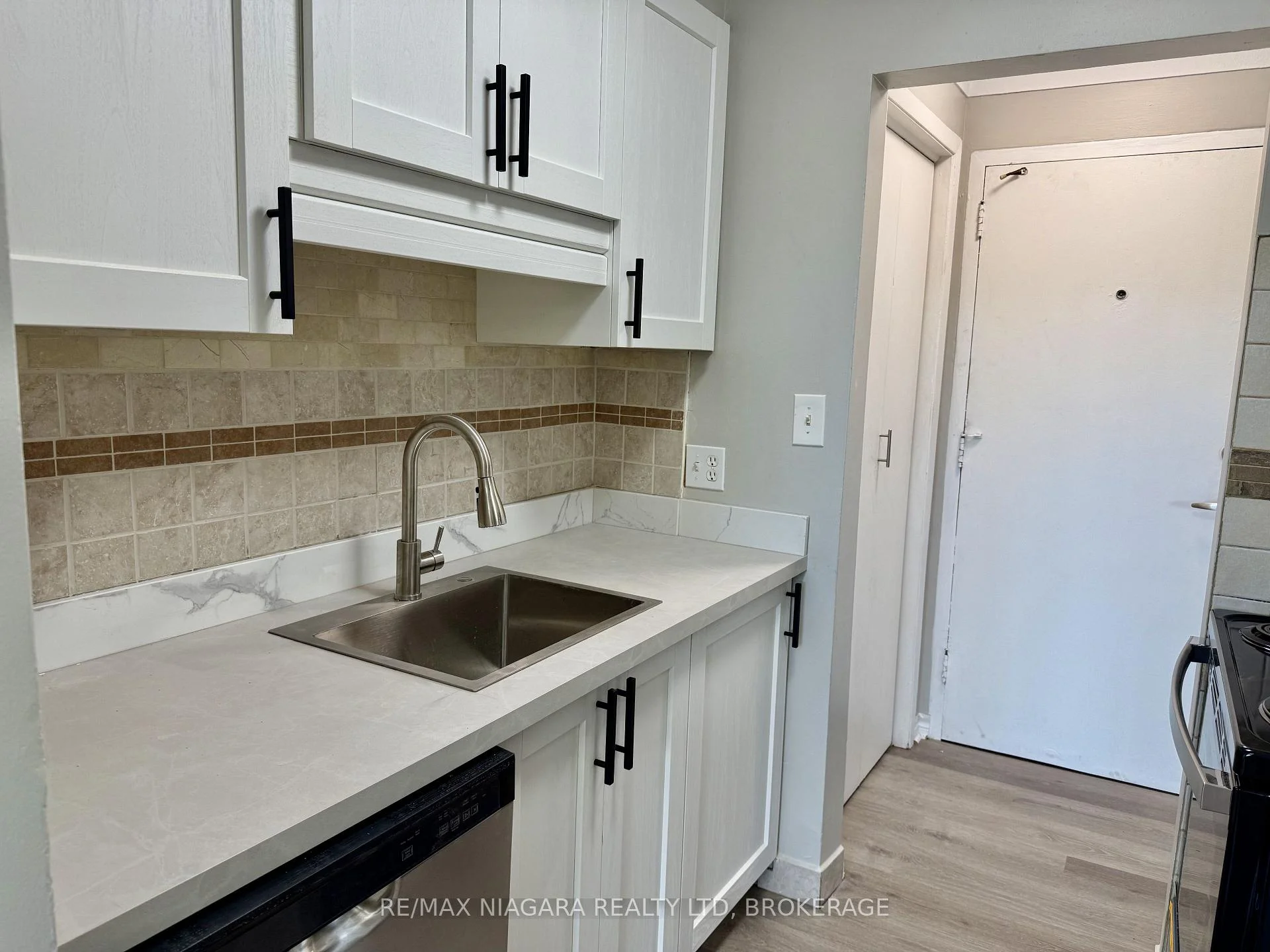 Photo 33 of Unit 7, 286 Vine Street, St. Catharines, Carlton/Bunting — HOMEH