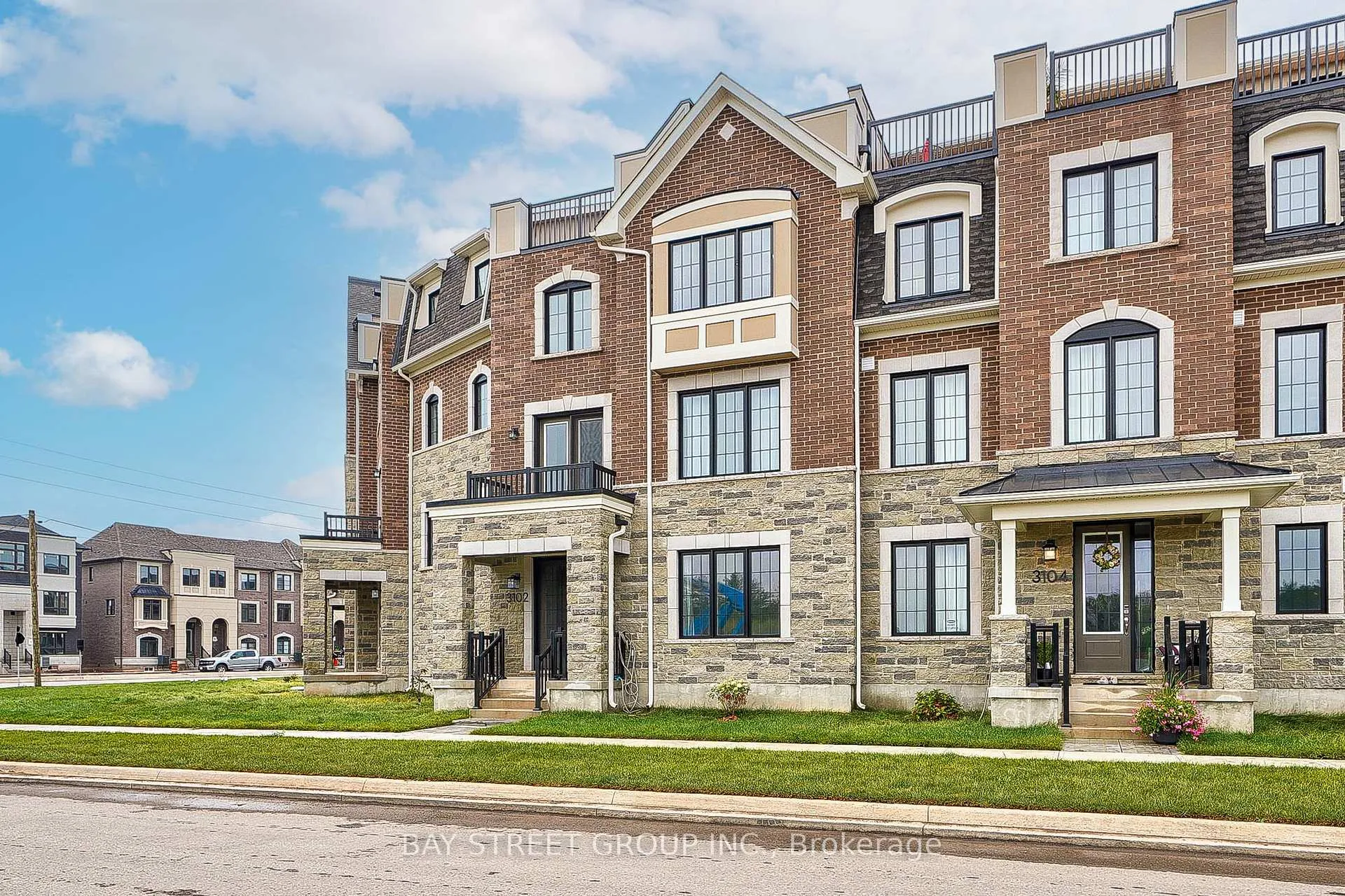 Photo 2 of 3102 Harasym Trail, Oakville, Northwest — HOMEH