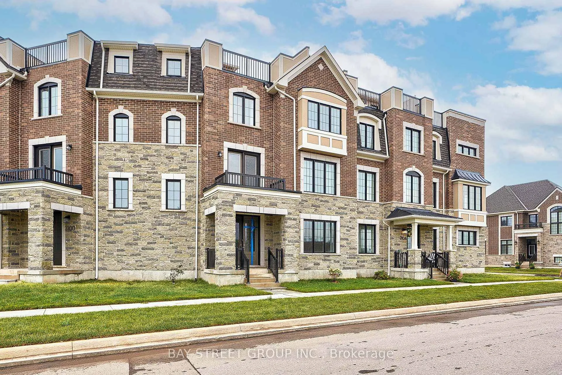 Photo 3 of 3102 Harasym Trail, Oakville, Northwest — HOMEH