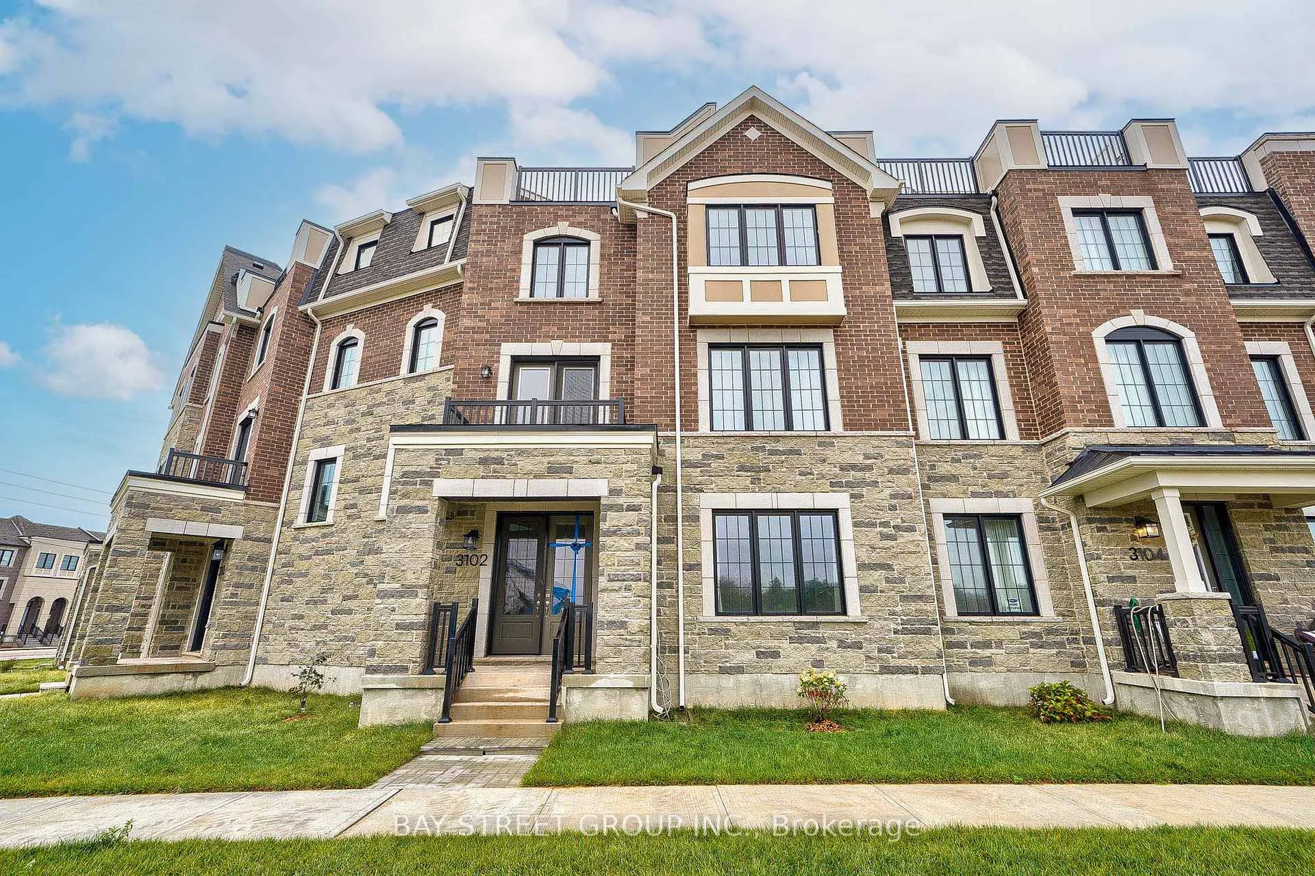 Photo 4 of 3102 Harasym Trail, Oakville, Northwest — HOMEH