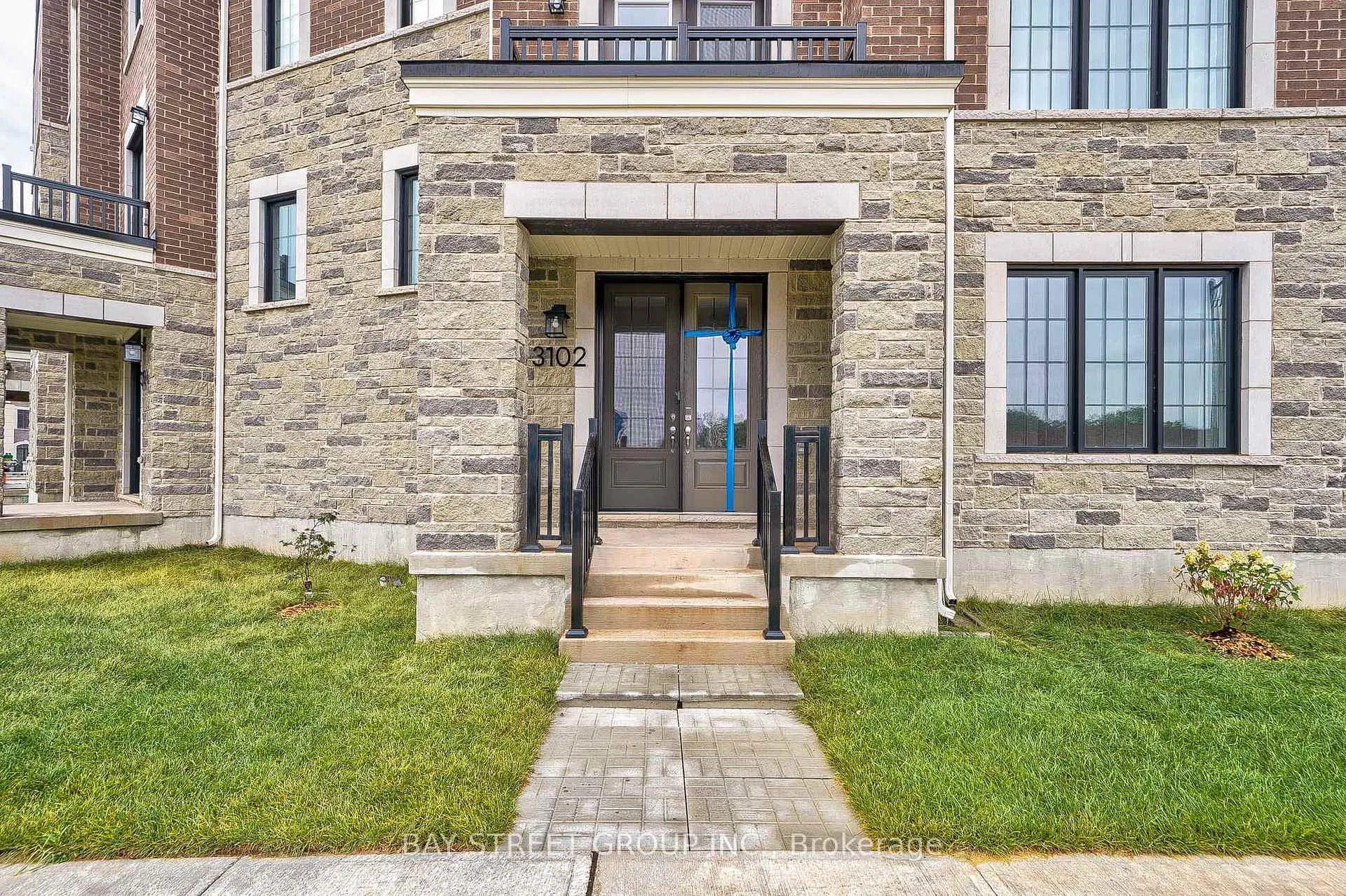 Photo 5 of 3102 Harasym Trail, Oakville, Northwest — HOMEH