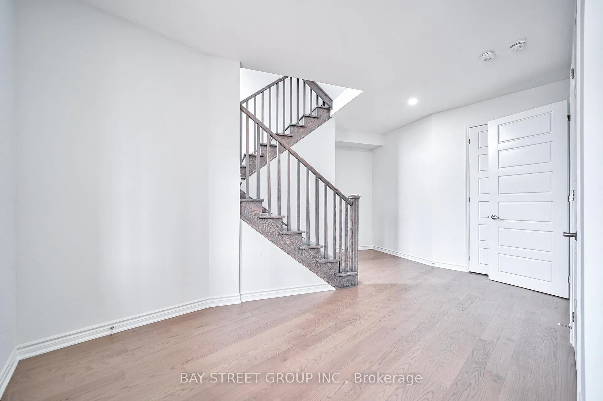 Photo 7 of 3102 Harasym Trail, Oakville, Northwest — HOMEH