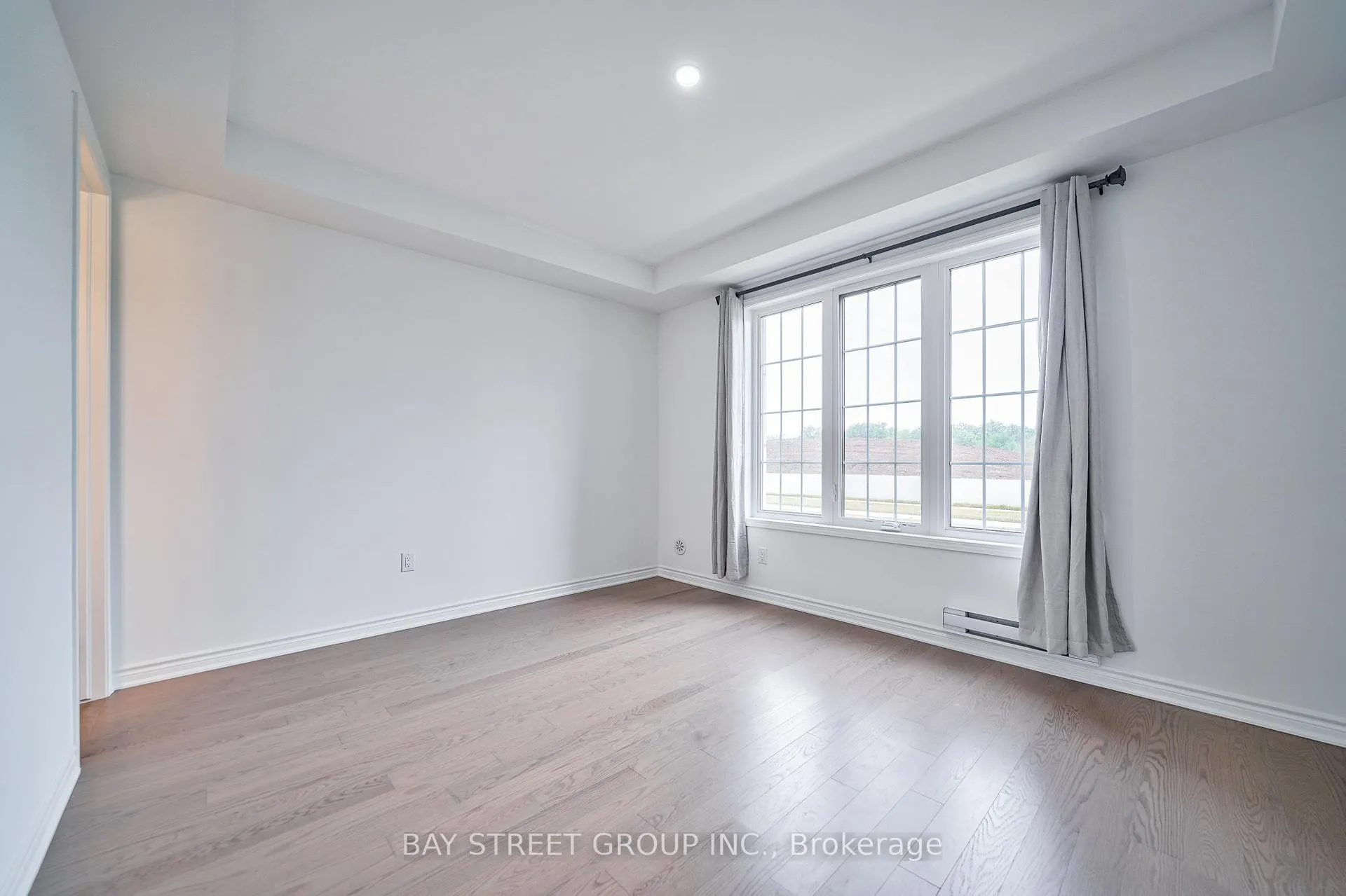 Photo 9 of 3102 Harasym Trail, Oakville, Northwest — HOMEH