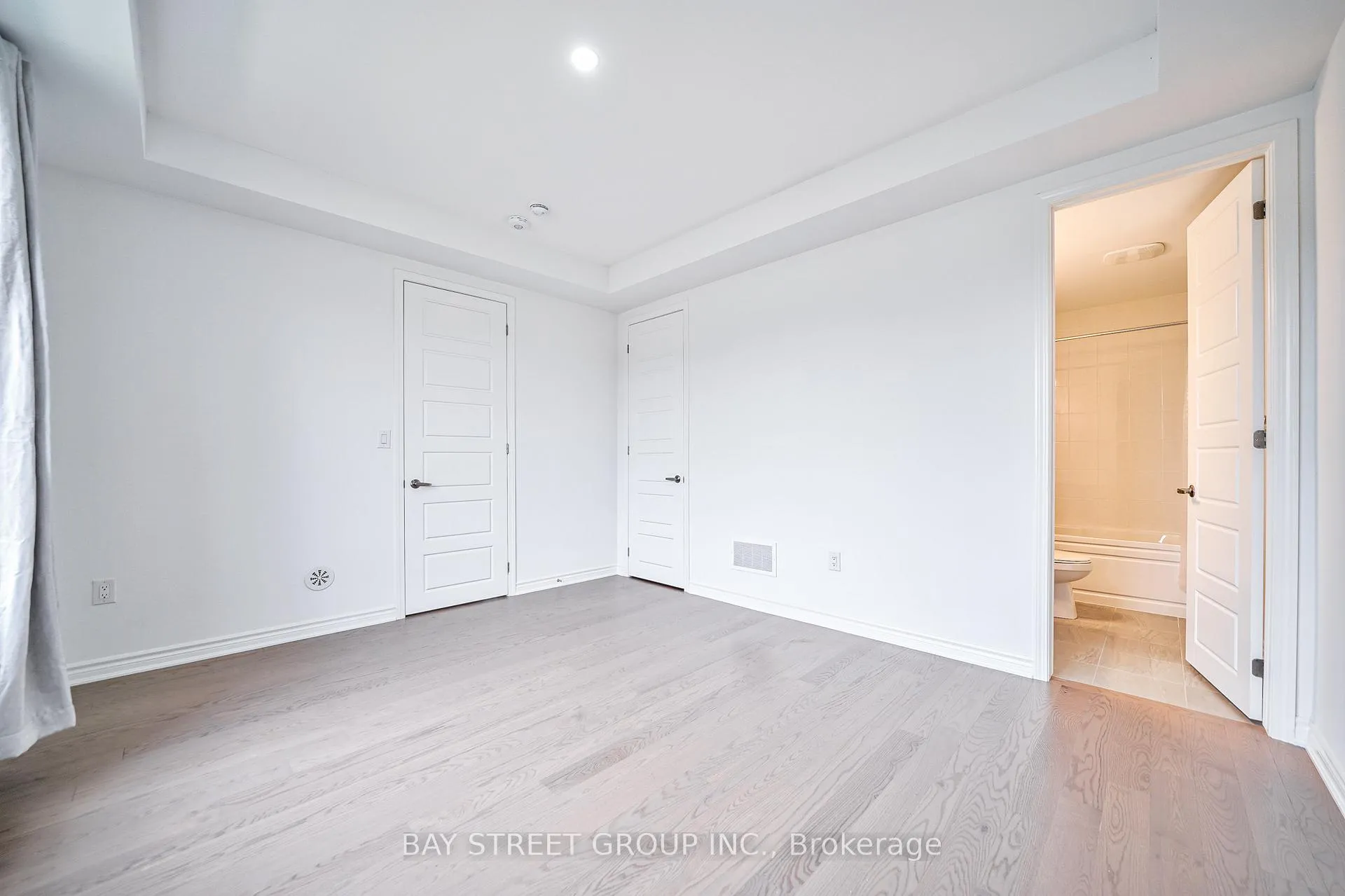 Photo 10 of 3102 Harasym Trail, Oakville, Northwest — HOMEH