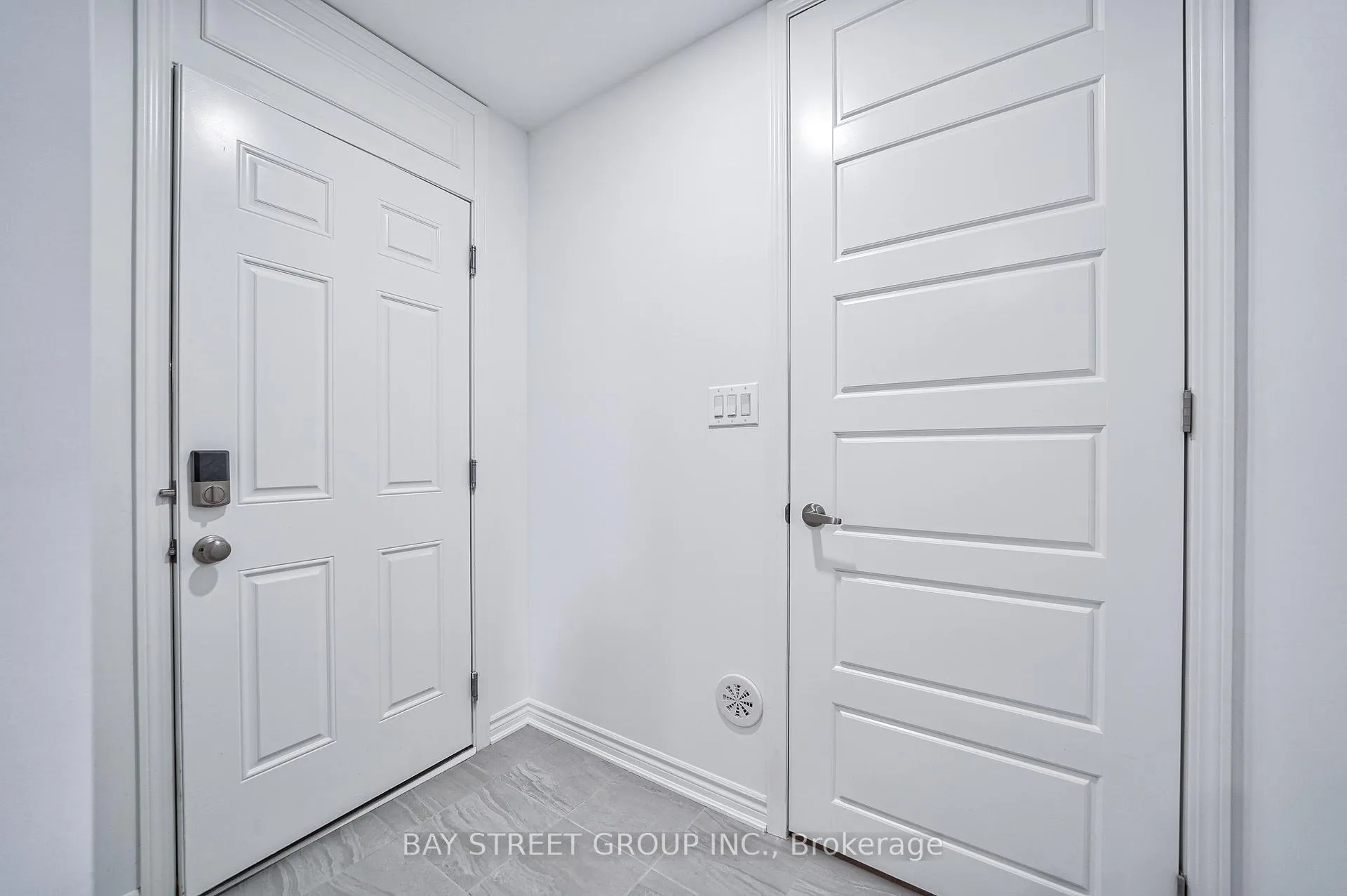 Photo 12 of 3102 Harasym Trail, Oakville, Northwest — HOMEH