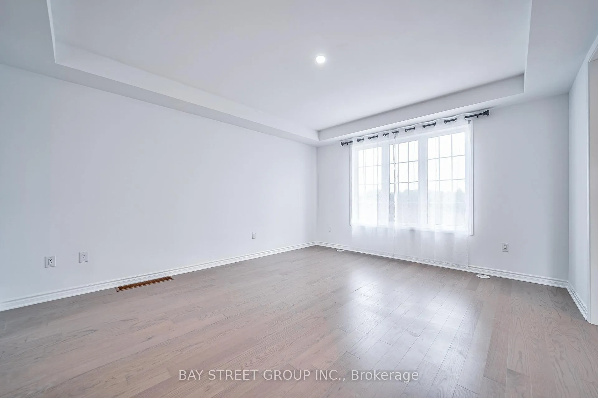 Photo 18 of 3102 Harasym Trail, Oakville, Northwest — HOMEH