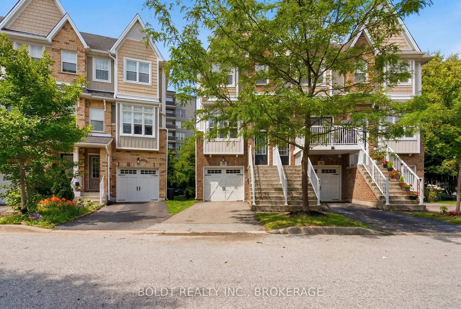 Photo 2 of 41 Durksen Drive, St. Catharines, Downtown — HOMEH