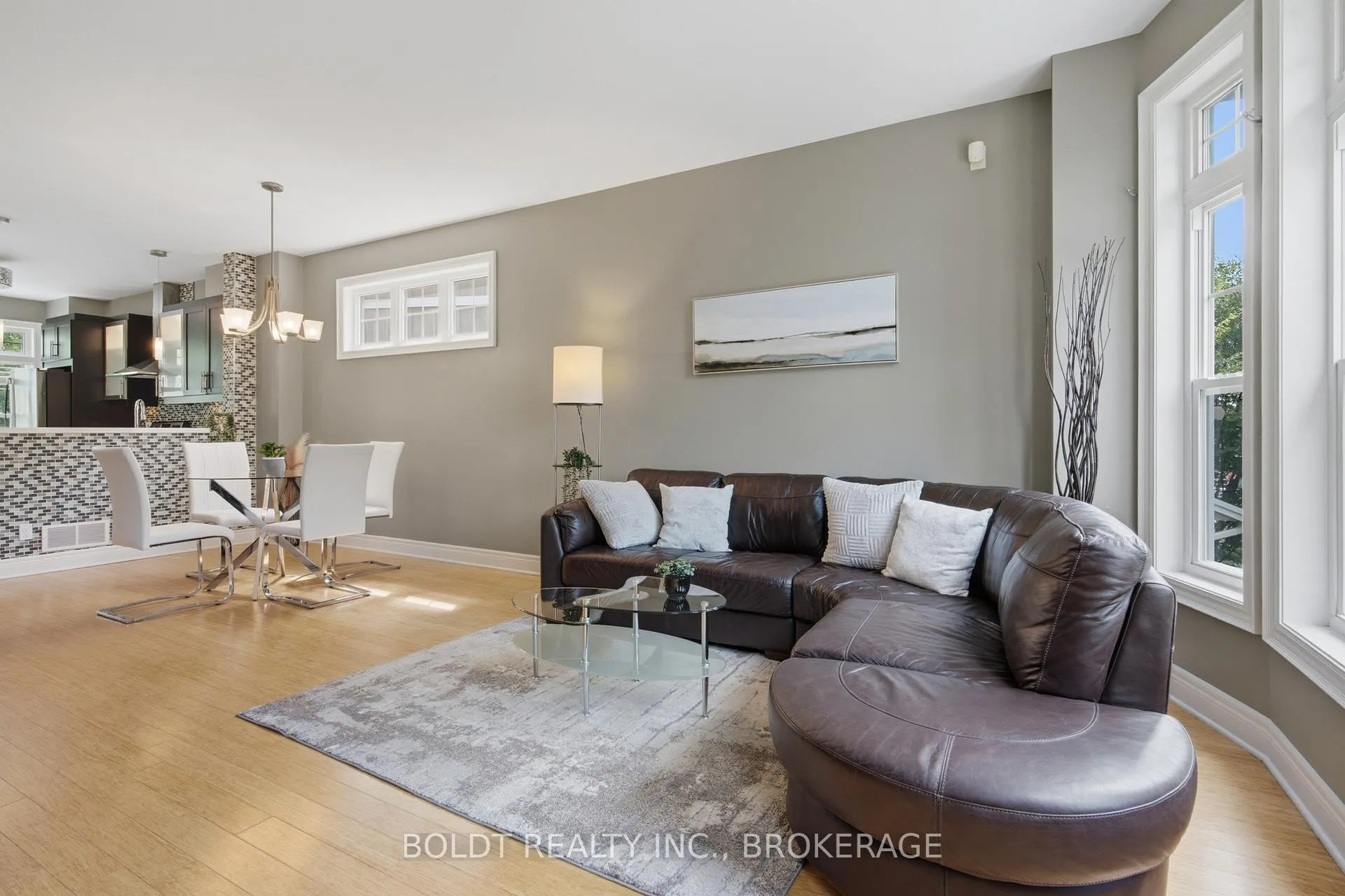 Photo 10 of 41 Durksen Drive, St. Catharines, Downtown — HOMEH