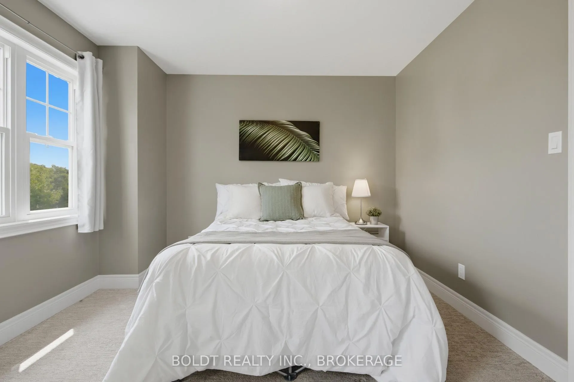 Photo 15 of 41 Durksen Drive, St. Catharines, Downtown — HOMEH