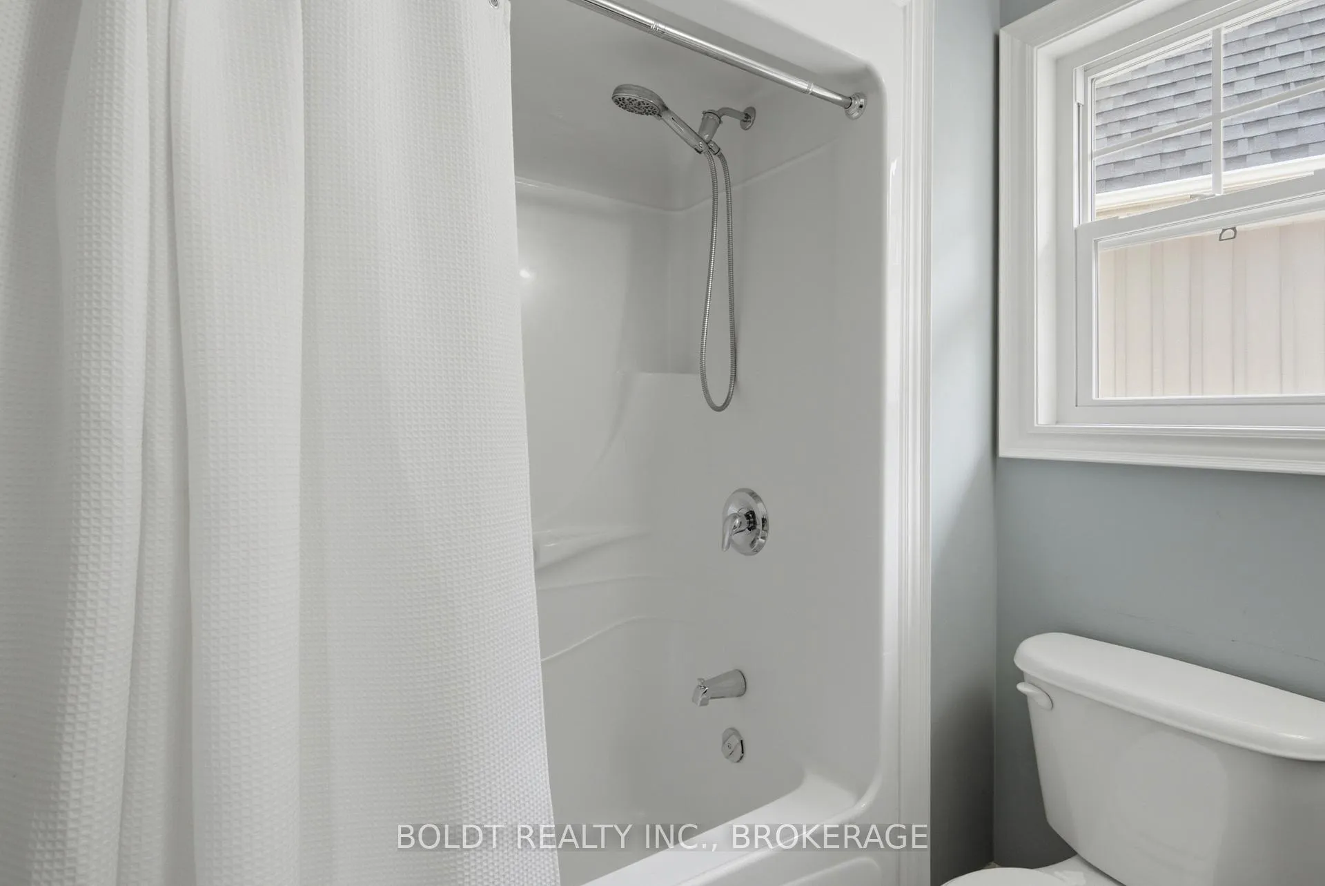 Photo 18 of 41 Durksen Drive, St. Catharines, Downtown — HOMEH