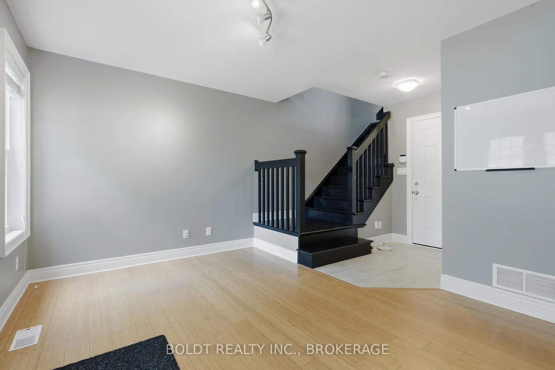 Photo 28 of 41 Durksen Drive, St. Catharines, Downtown — HOMEH